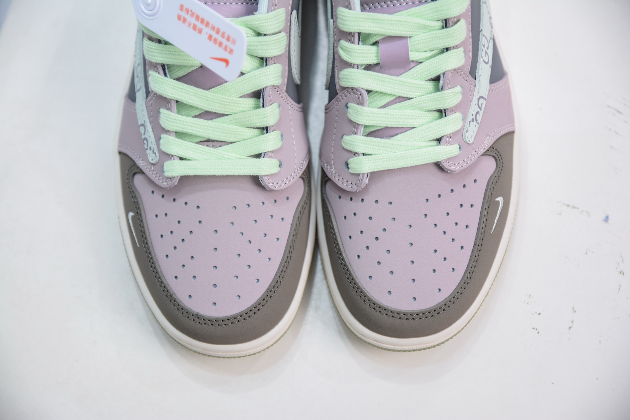 TS x Air Jordan 1 Low Gucci Collab - Gray, Green & Pink Custom Sneakers 9 i1751638850529 1285 0 8
