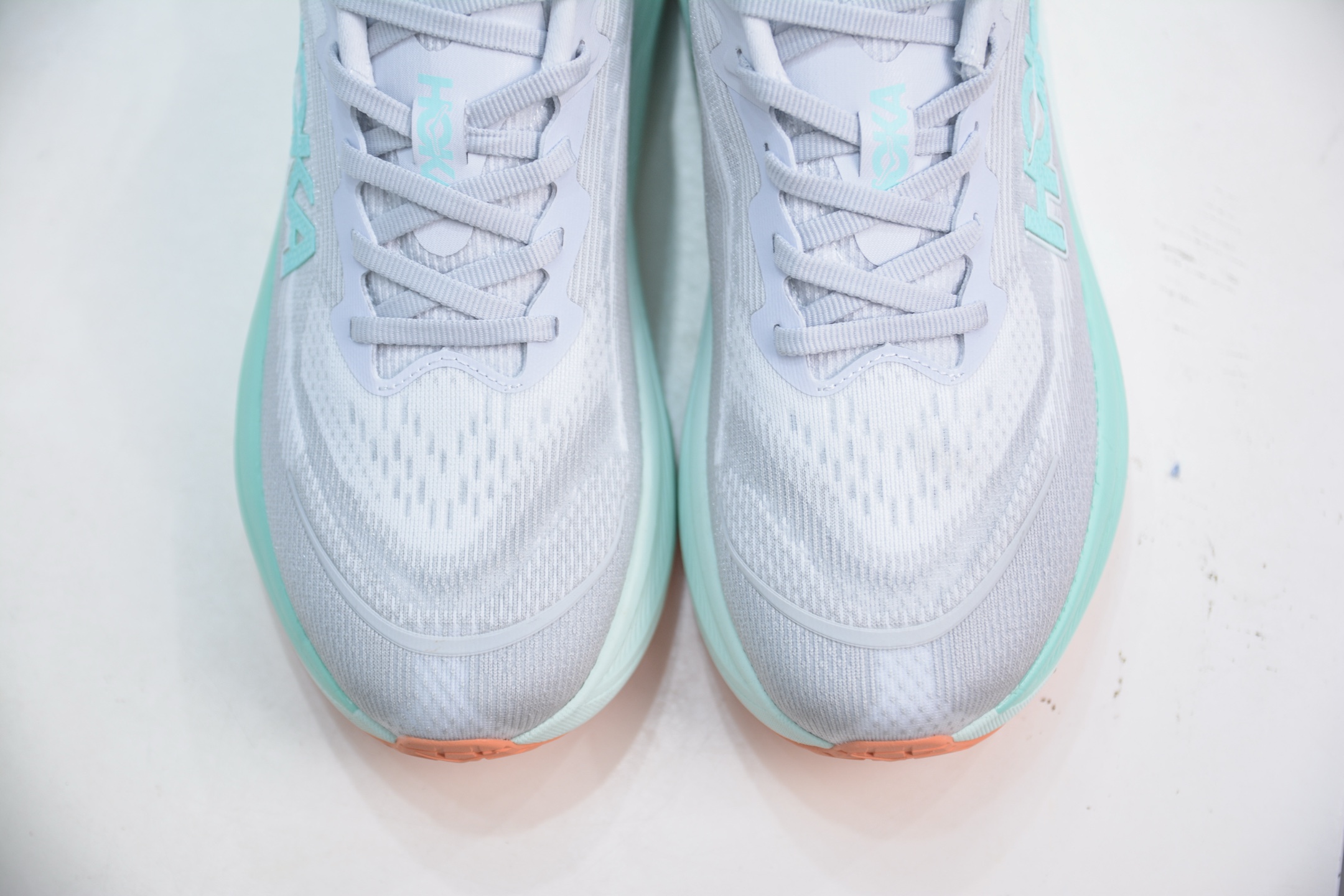 Hoka One One Skyflow M Low: Lightweight, Breathable Running Shoes 10 i1751638919804 8720 0 8