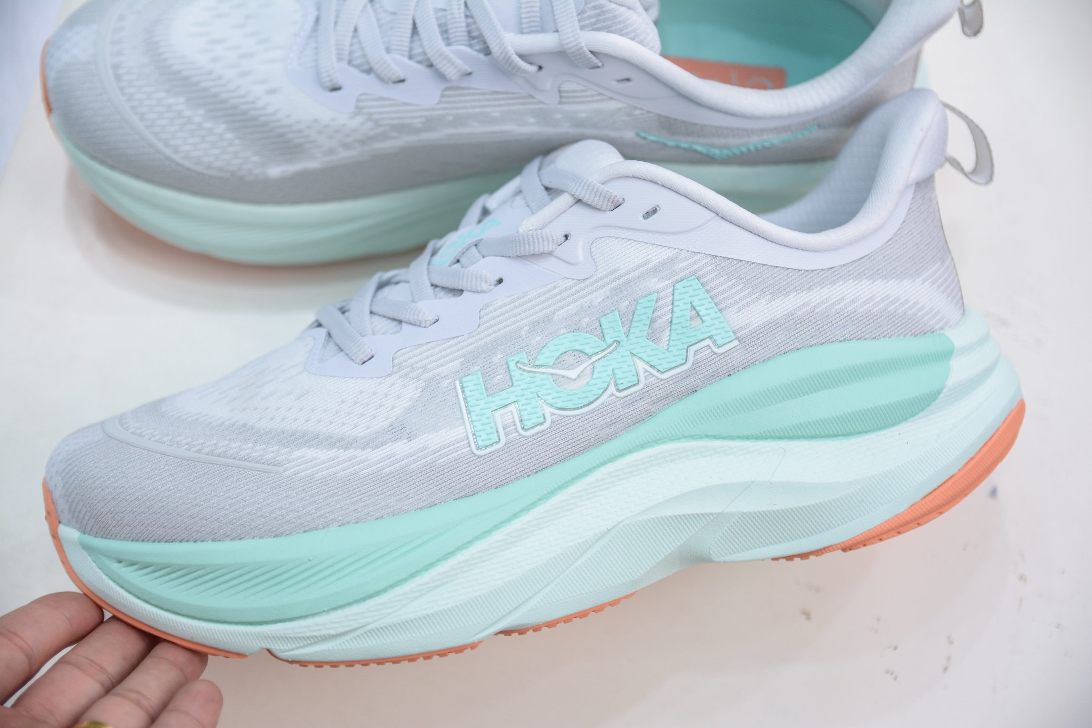 Hoka One One Skyflow M Low: Lightweight, Breathable Running Shoes 8 i1751638920873 400 0 6