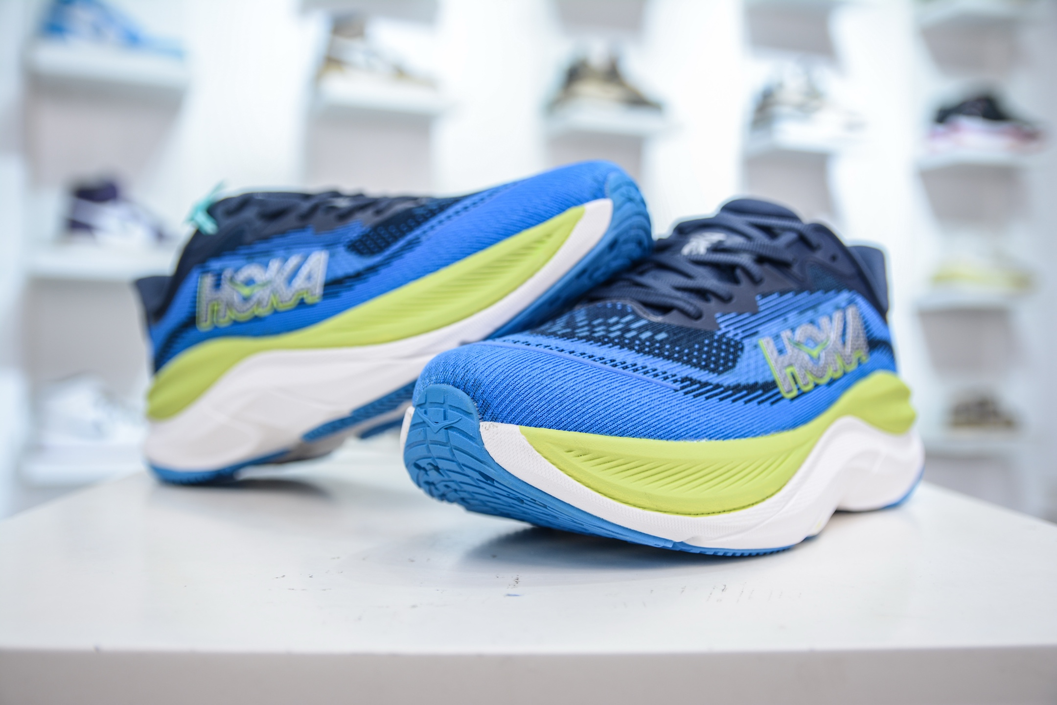 Hoka One One Skyflow M Low: Lightweight, Breathable Running & Casual Shoes 5 i1751638958900 4571 0 3