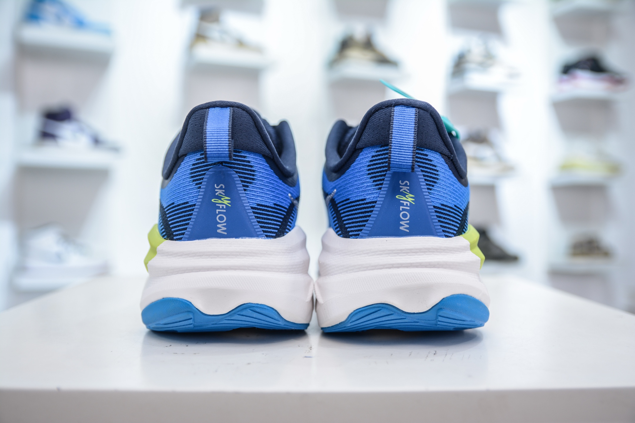 Hoka One One Skyflow M Low: Lightweight, Breathable Running & Casual Shoes 3 i1751638960476 2799 0 1