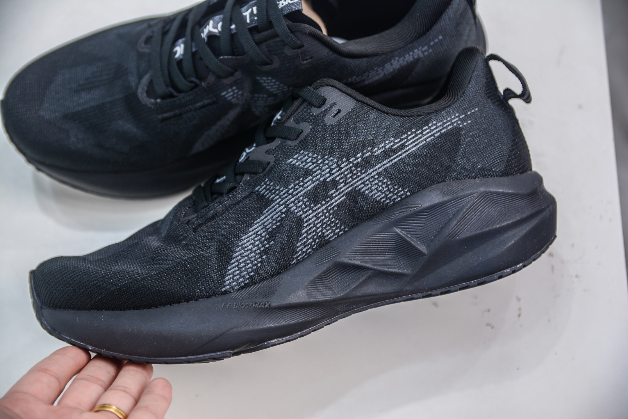 ASICS NOVABLAST 5 Running Shoes - Breathable Knit Upper, Enhanced Cushioning 8 i1751639026775 2740 0 6