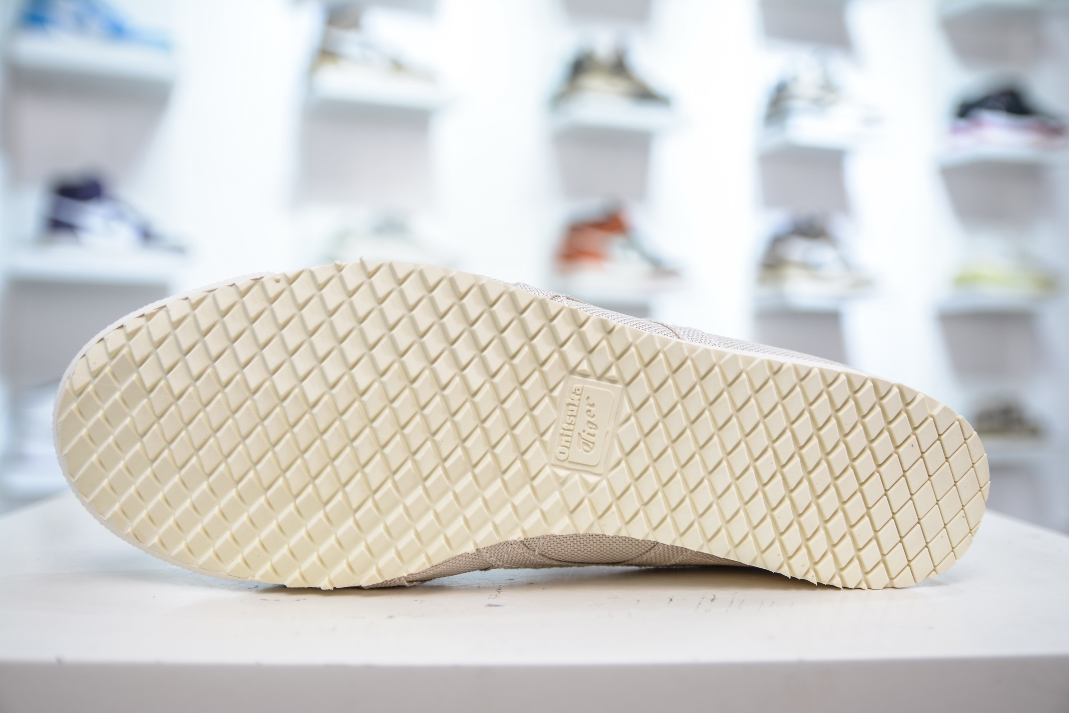 Onitsuka Tiger Mexico 66 SD 鬼冢虎 虎爪百搭休闲皮革慢跑鞋 1183C432-250