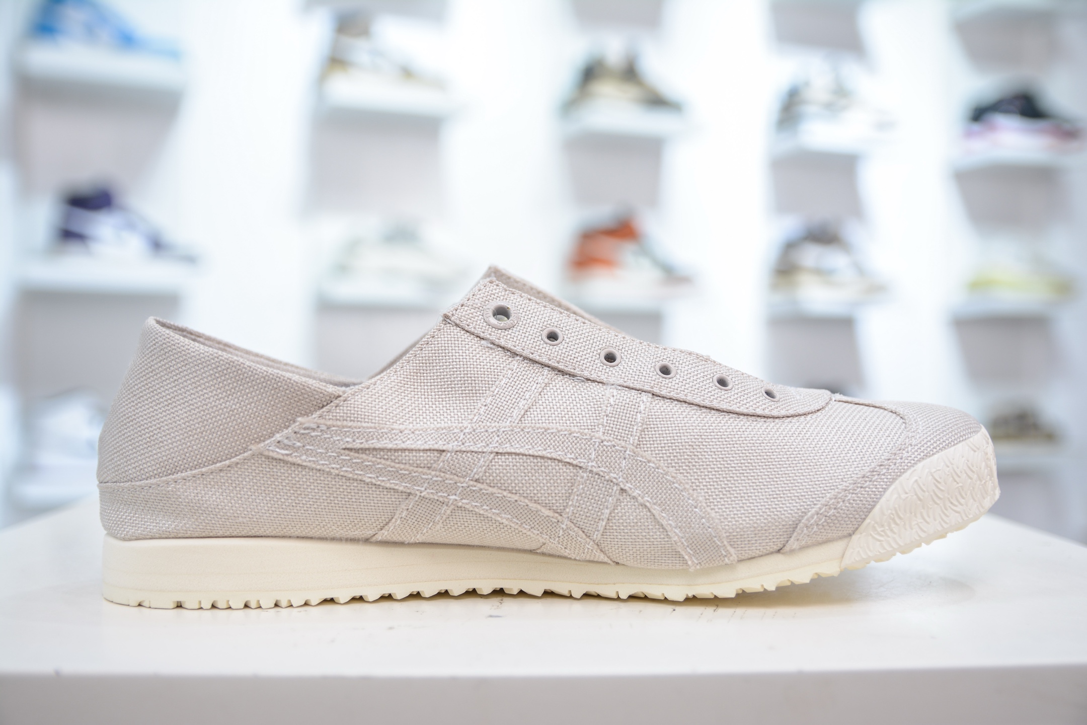 Onitsuka Tiger Mexico 66 SD 鬼冢虎 虎爪百搭休闲皮革慢跑鞋 1183C432-250