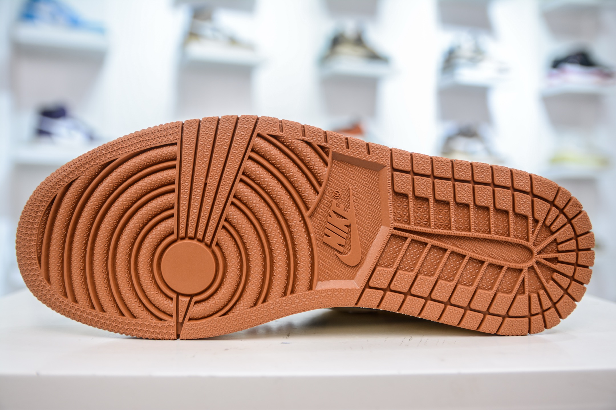 TS x Air Jordan x GUCCI AJ1 Low 倒钩低帮联名古驰-米白红蓝印花勾 XQ1979-001-莆田鞋,莆田鞋货源,高仿鞋,高仿鞋货源,安福档口,莆田高仿鞋,莆田鞋批发,高仿鞋批发,莆田高仿运动鞋,高仿运动鞋,莆田运动鞋 TS x Air Jordan x GUCCI AJ1 Low 倒钩低帮联名古驰-米白红蓝印花勾 XQ1979-001