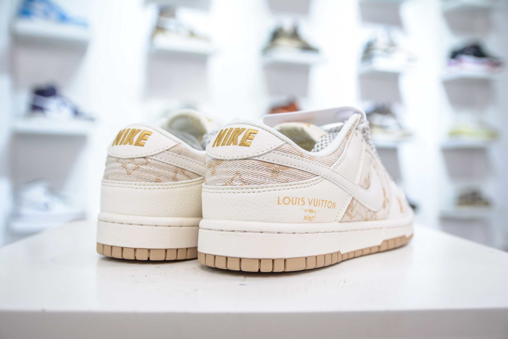 Nike SB Dunk Low x Louis Vuitton LV联名-白黄 JP1628-007-莆田鞋,莆田鞋货源,高仿鞋,高仿鞋货源,安福档口,莆田高仿鞋,莆田鞋批发,高仿鞋批发,莆田高仿运动鞋,高仿运动鞋,莆田运动鞋 Nike SB Dunk Low x Louis Vuitton LV联名-白黄 JP1628-007
