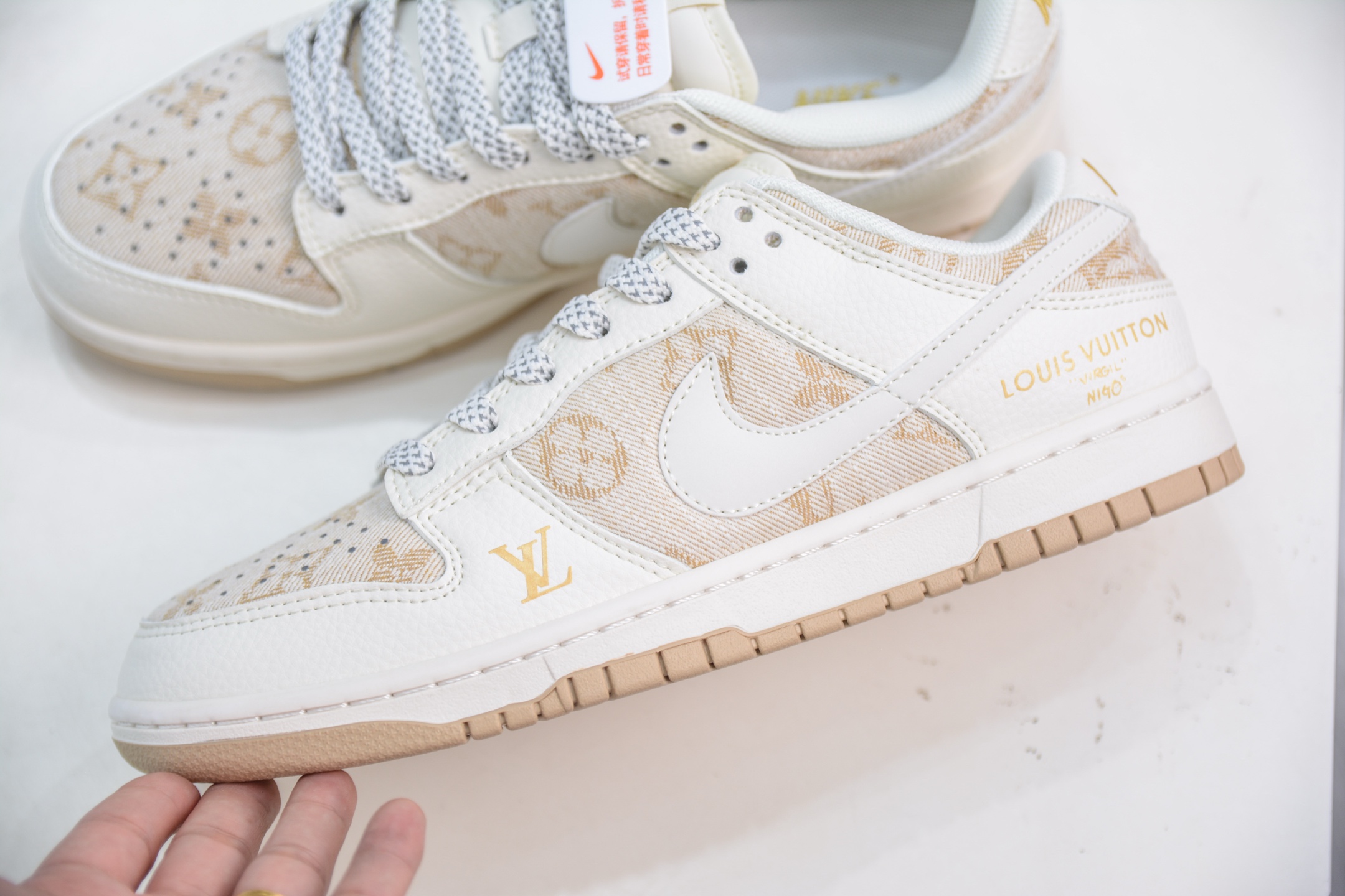 Nike SB Dunk Low x Louis Vuitton LV联名-白黄 JP1628-007-莆田鞋,莆田鞋货源,高仿鞋,高仿鞋货源,安福档口,莆田高仿鞋,莆田鞋批发,高仿鞋批发,莆田高仿运动鞋,高仿运动鞋,莆田运动鞋 Nike SB Dunk Low x Louis Vuitton LV联名-白黄 JP1628-007