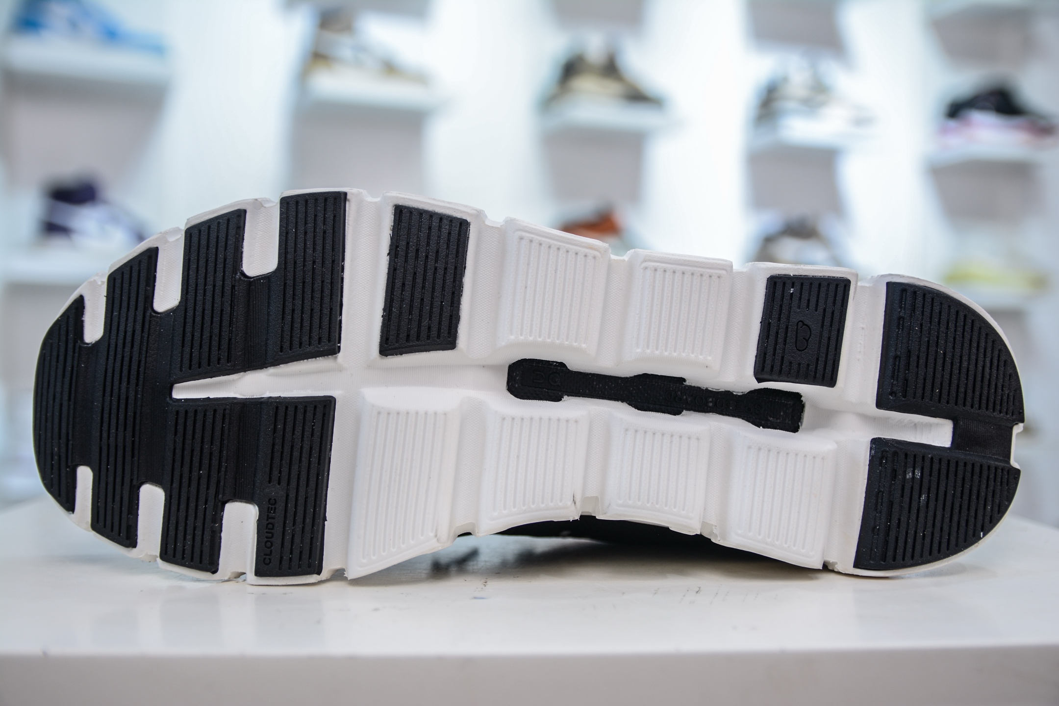 On昂跑 Cloudtilt 6 训练鞋Cloudtitl新品男女同款防水缓震徒步鞋厚底增高运动老爹鞋 3WF10070299