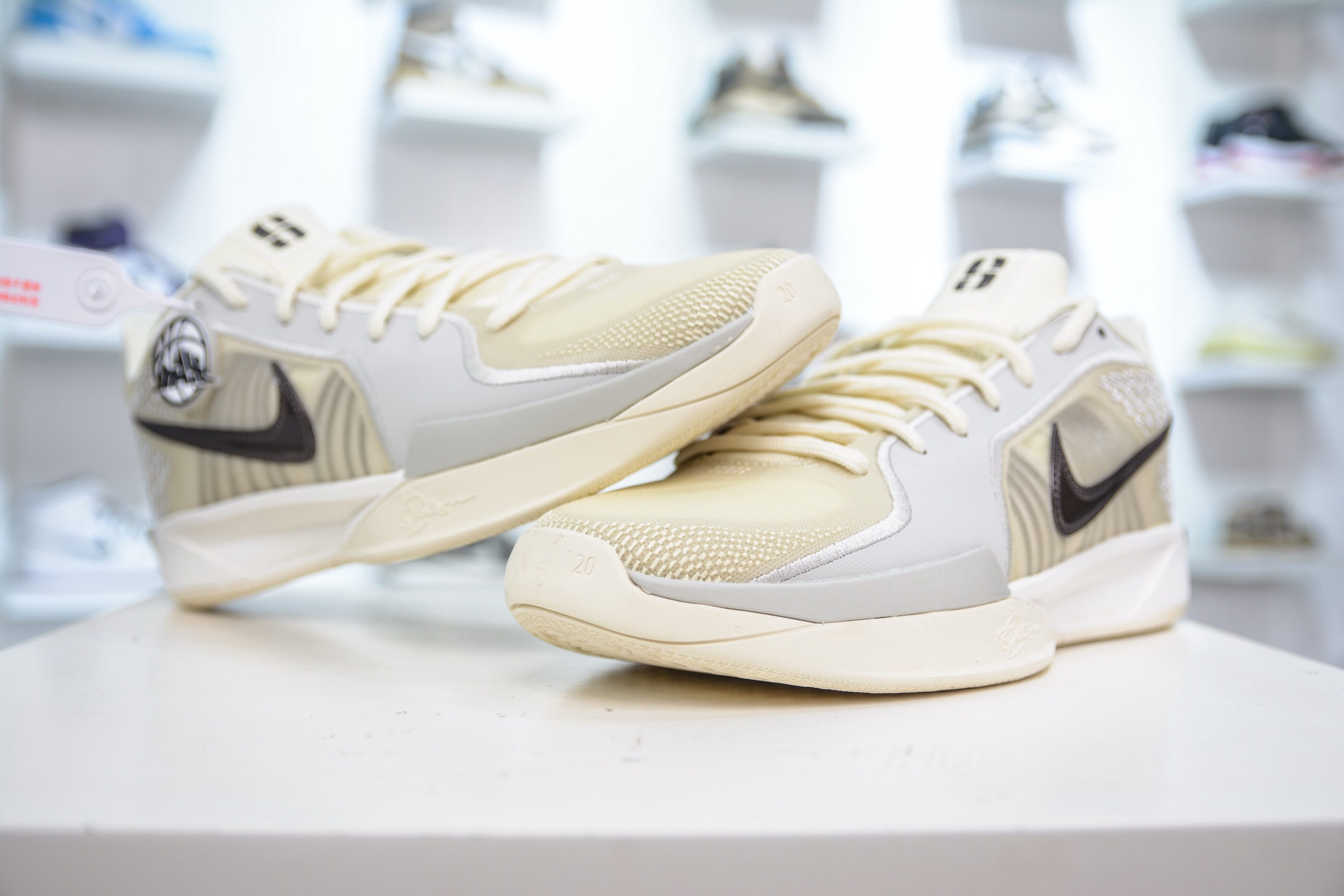 灭世版纯原 NK Sabrina 2 萨布丽娜二代签名减震防滑低帮篮球鞋 椰奶色 FZ1517-102-莆田鞋,莆田鞋货源,高仿鞋,高仿鞋货源,安福档口,莆田高仿鞋,莆田鞋批发,高仿鞋批发,莆田高仿运动鞋,高仿运动鞋,莆田运动鞋 灭世版纯原 NK Sabrina 2 萨布丽娜二代签名减震防滑低帮篮球鞋 椰奶色 FZ1517-102