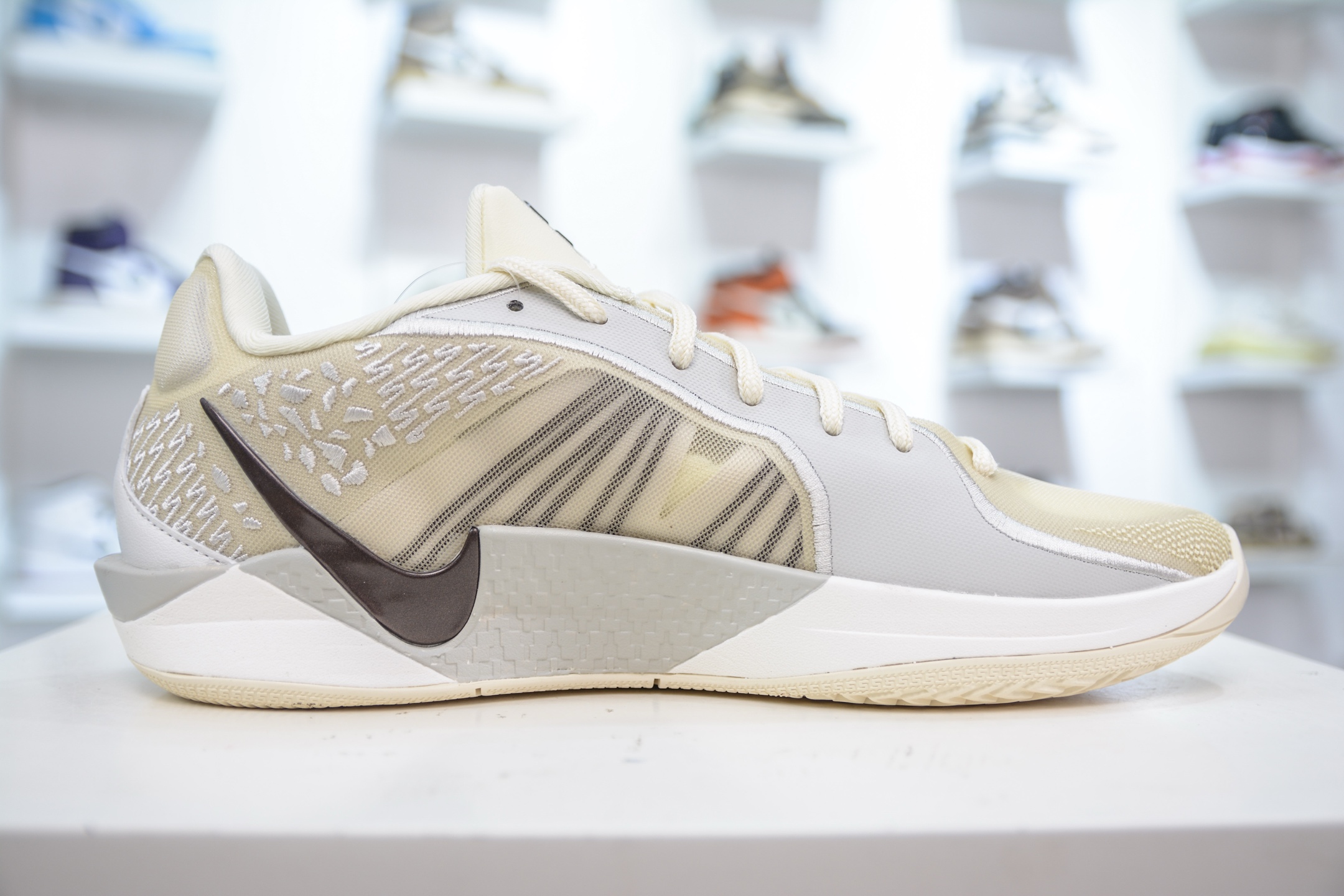 灭世版纯原 NK Sabrina 2 萨布丽娜二代签名减震防滑低帮篮球鞋 椰奶色 FZ1517-102-莆田鞋,莆田鞋货源,高仿鞋,高仿鞋货源,安福档口,莆田高仿鞋,莆田鞋批发,高仿鞋批发,莆田高仿运动鞋,高仿运动鞋,莆田运动鞋 灭世版纯原 NK Sabrina 2 萨布丽娜二代签名减震防滑低帮篮球鞋 椰奶色 FZ1517-102