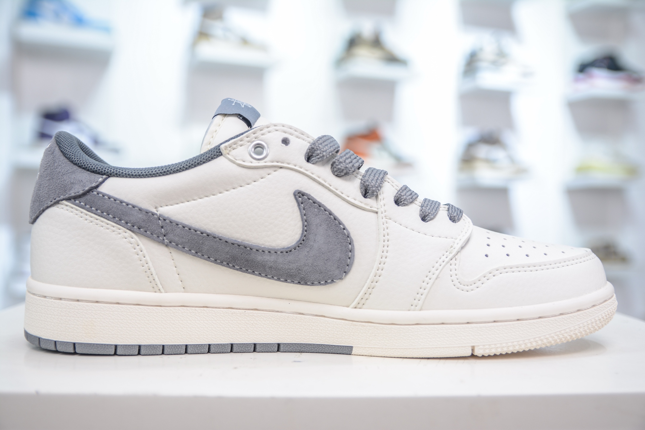 TS x Air Jordan x Supreme X Stussy AJ1 Low 倒钩低帮SUP斯图西联名-白灰 SJ2068-125-莆田鞋,莆田鞋货源,高仿鞋,高仿鞋货源,安福档口,莆田高仿鞋,莆田鞋批发,高仿鞋批发,莆田高仿运动鞋,高仿运动鞋,莆田运动鞋 TS x Air Jordan x Supreme X Stussy AJ1 Low 倒钩低帮SUP斯图西联名-白灰 SJ2068-125