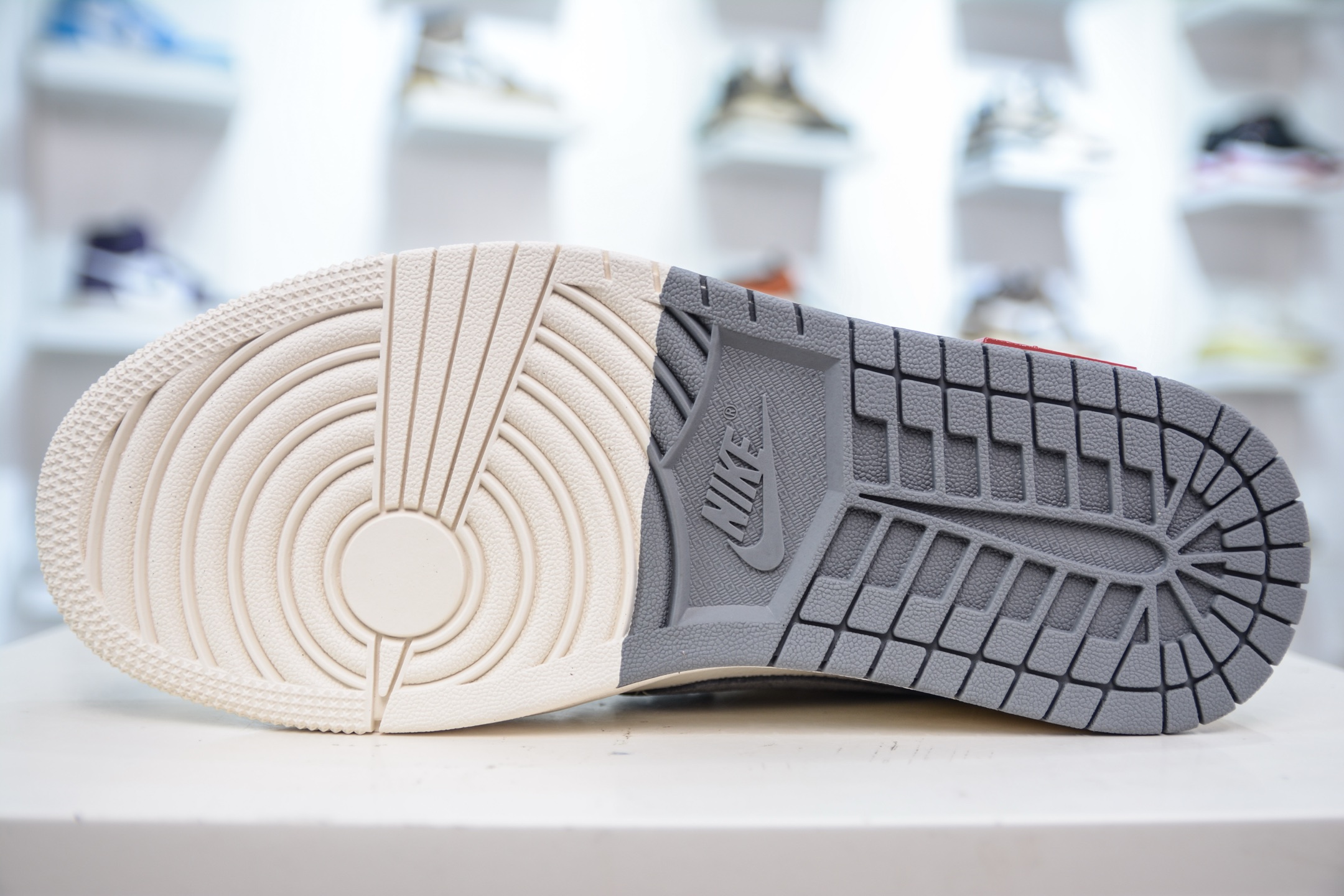 TS x Air Jordan x Supreme X Stussy AJ1 Low 倒钩低帮SUP斯图西联名-白灰 SJ2068-125-莆田鞋,莆田鞋货源,高仿鞋,高仿鞋货源,安福档口,莆田高仿鞋,莆田鞋批发,高仿鞋批发,莆田高仿运动鞋,高仿运动鞋,莆田运动鞋 TS x Air Jordan x Supreme X Stussy AJ1 Low 倒钩低帮SUP斯图西联名-白灰 SJ2068-125