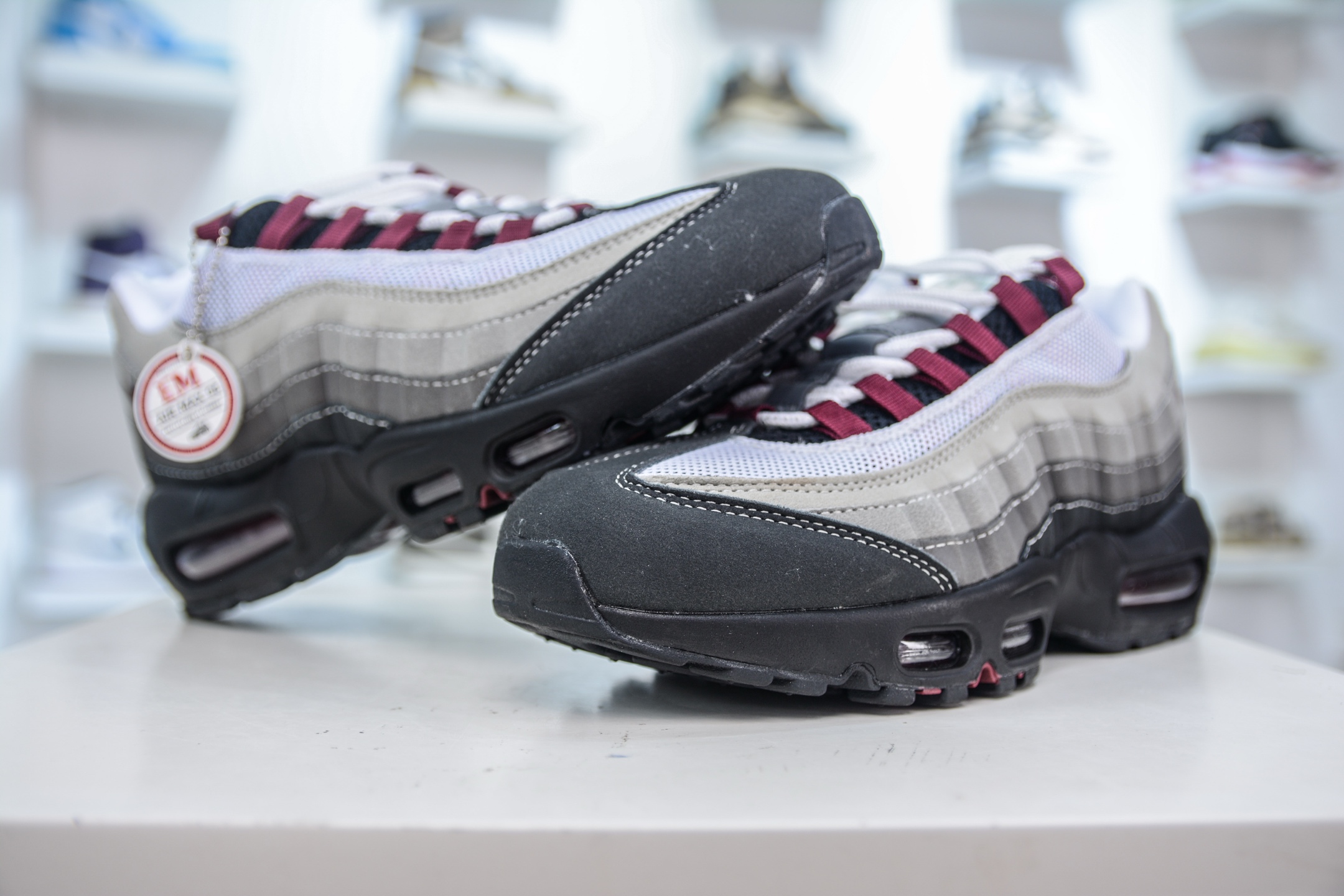 NK Air Max 95 复古减震气垫跑鞋 经典重温 DQ9001-001-莆田鞋,莆田鞋货源,高仿鞋,高仿鞋货源,安福档口,莆田高仿鞋,莆田鞋批发,高仿鞋批发,莆田高仿运动鞋,高仿运动鞋,莆田运动鞋 NK Air Max 95 复古减震气垫跑鞋 经典重温 DQ9001-001