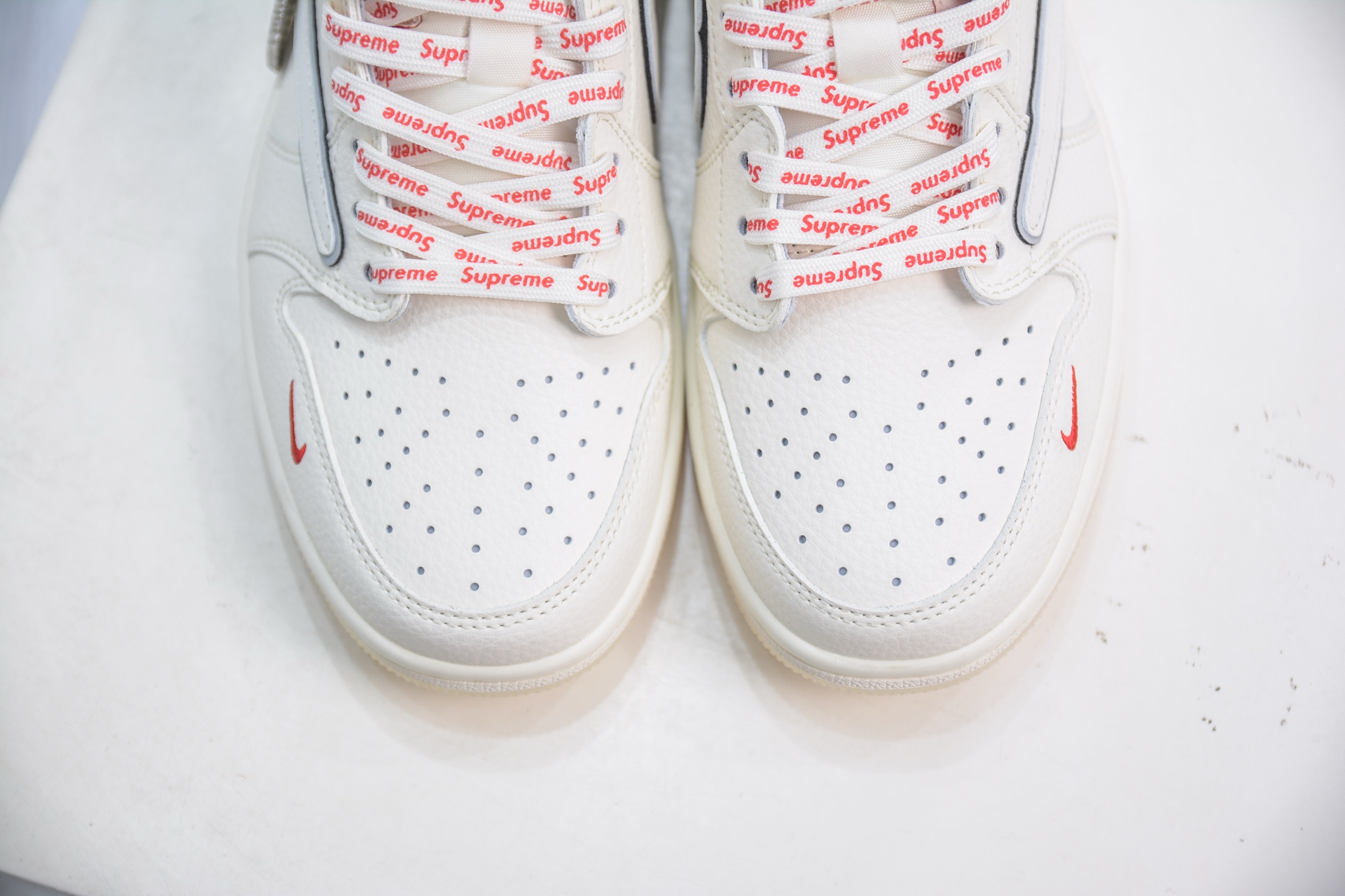 TS x Air Jordan x Supreme AJ1 Low 倒钩低帮联名SUP-米白水晶 XX3168-188-莆田鞋,莆田鞋货源,高仿鞋,高仿鞋货源,安福档口,莆田高仿鞋,莆田鞋批发,高仿鞋批发,莆田高仿运动鞋,高仿运动鞋,莆田运动鞋 TS x Air Jordan x Supreme AJ1 Low 倒钩低帮联名SUP-米白水晶 XX3168-188