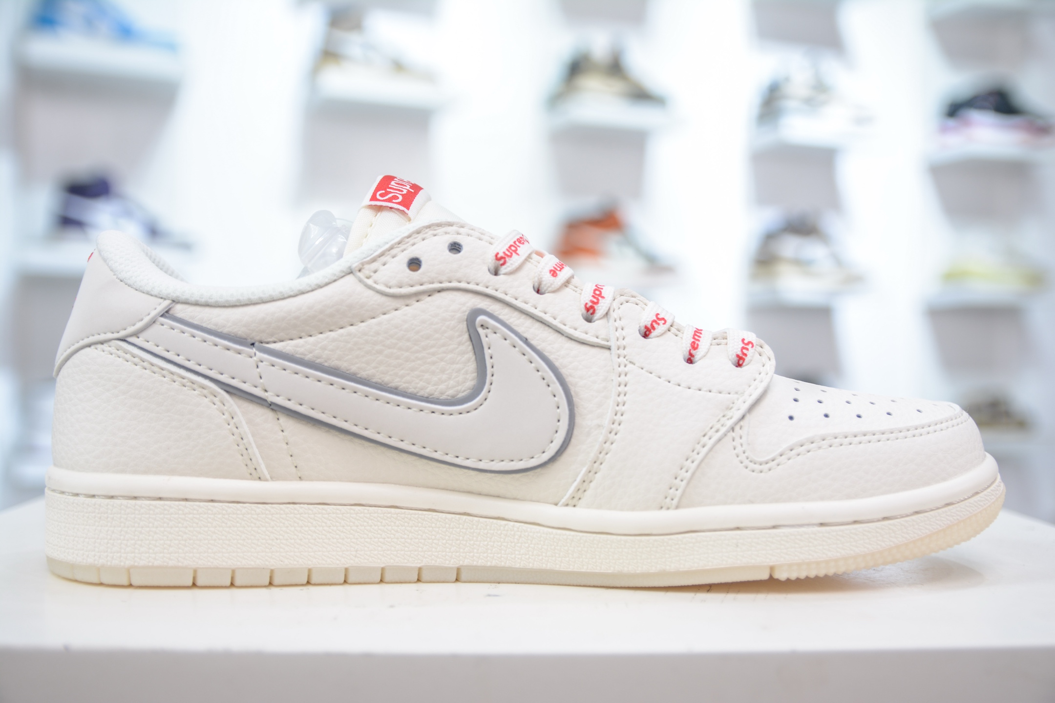 TS x Air Jordan x Supreme AJ1 Low 倒钩低帮联名SUP-米白水晶 XX3168-188-莆田鞋,莆田鞋货源,高仿鞋,高仿鞋货源,安福档口,莆田高仿鞋,莆田鞋批发,高仿鞋批发,莆田高仿运动鞋,高仿运动鞋,莆田运动鞋 TS x Air Jordan x Supreme AJ1 Low 倒钩低帮联名SUP-米白水晶 XX3168-188