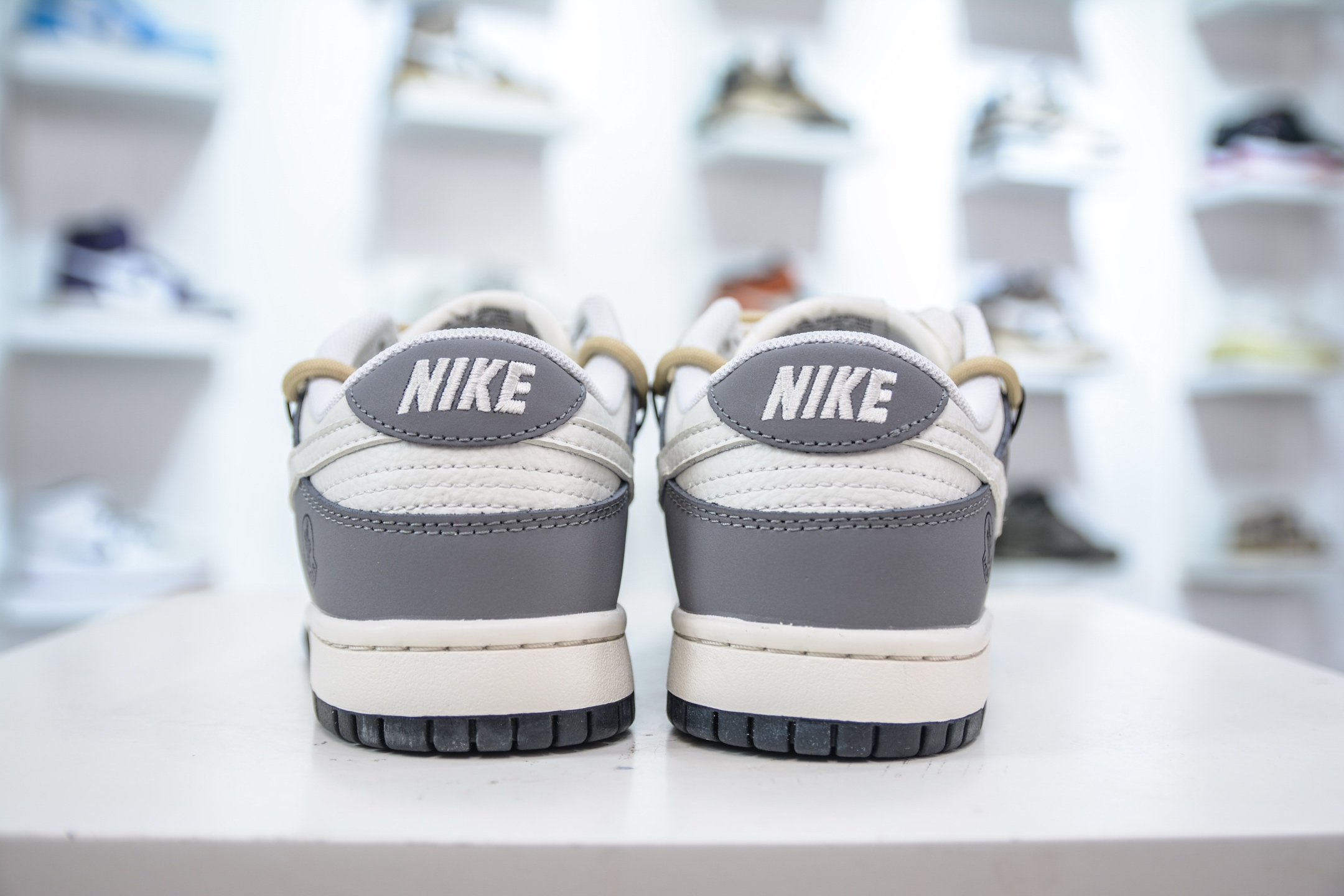 Nike SB Dunk Low x MONCLER 蒙口联名-白灰绑带 FX1588-404