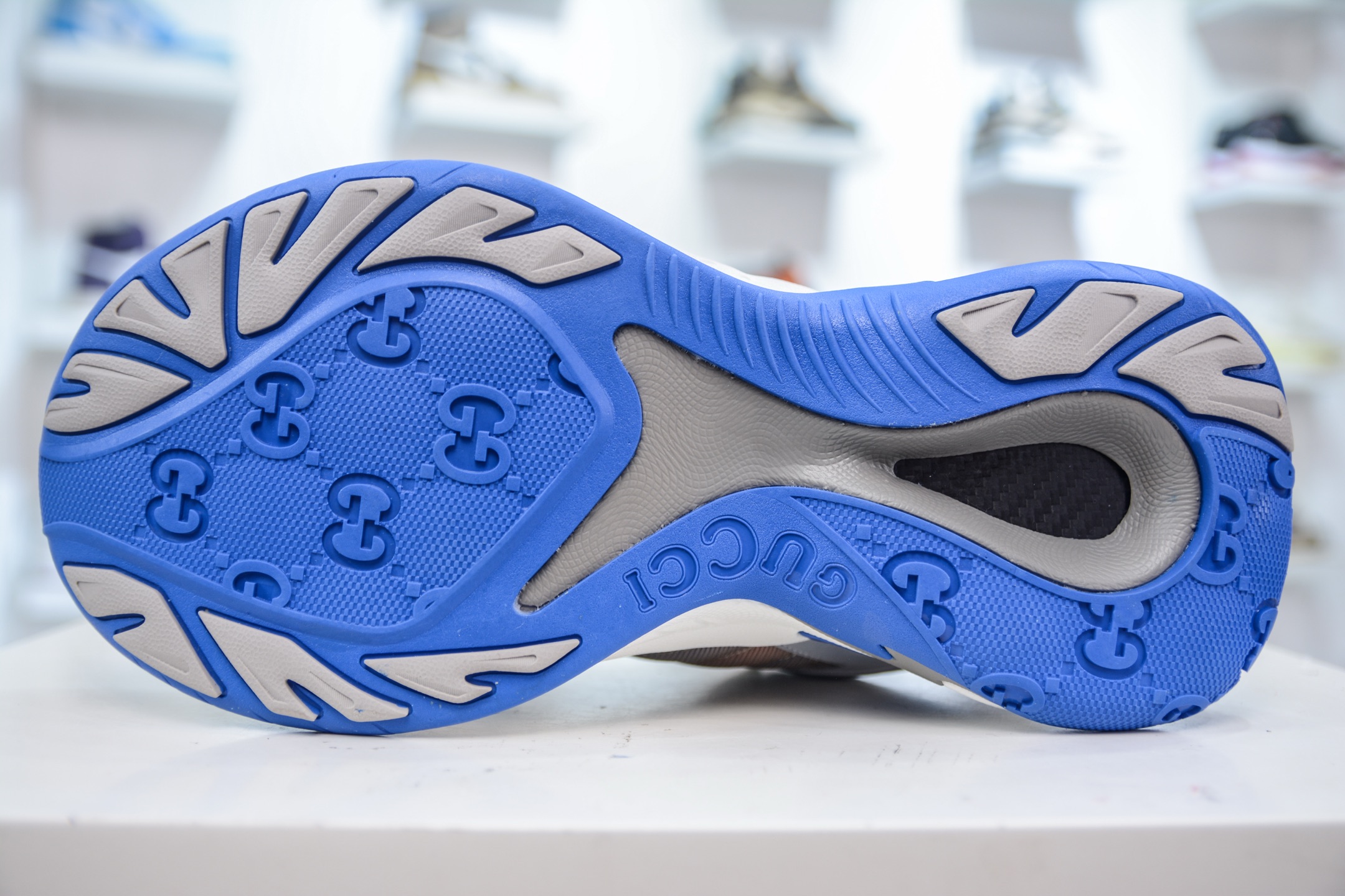 Gucci Rhyton Vintage 古驰皮革角状复古老爹休闲运动慢跑鞋