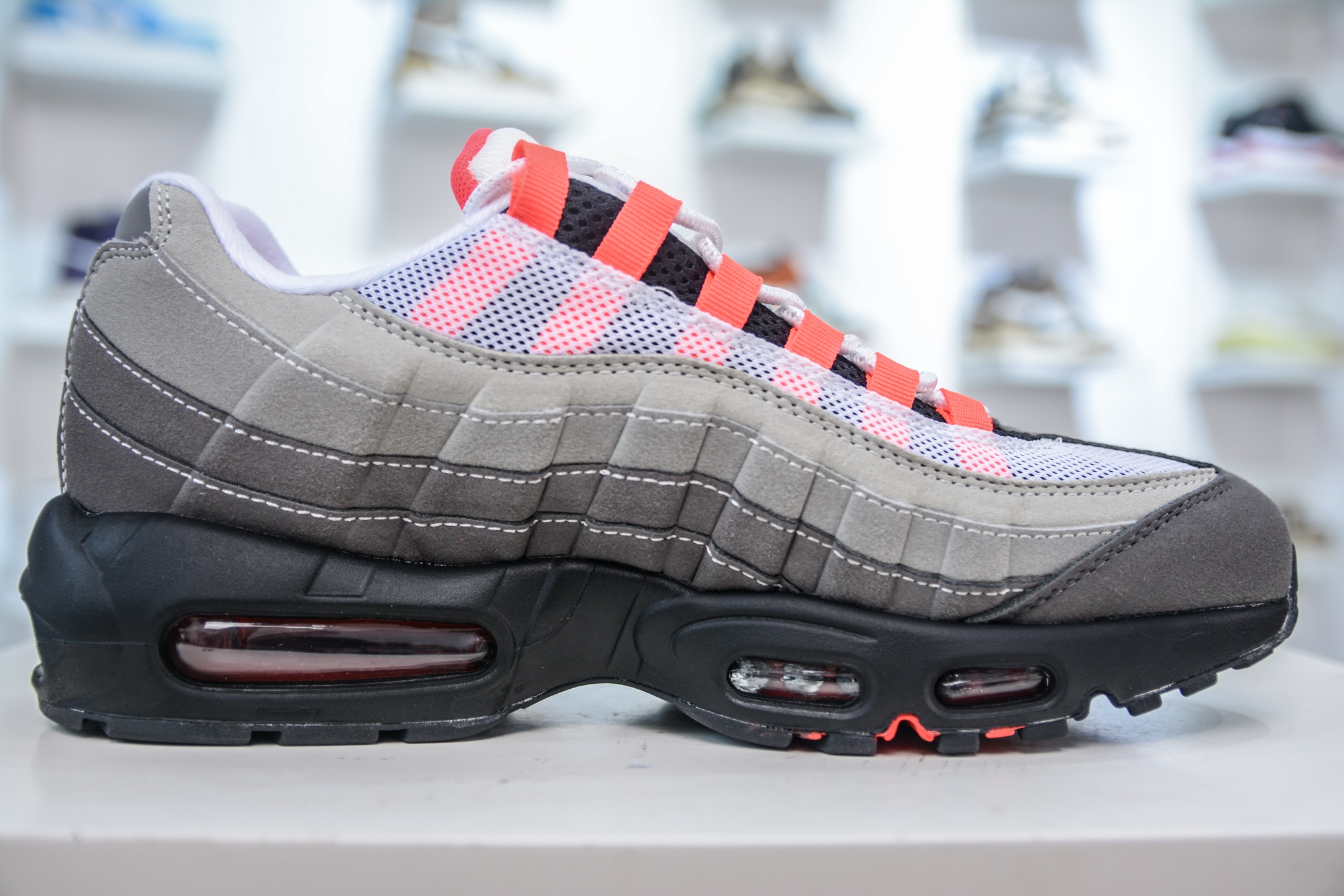 NK Air Max 95 复古减震气垫跑鞋 AT2865-100-莆田鞋,莆田鞋货源,高仿鞋,高仿鞋货源,安福档口,莆田高仿鞋,莆田鞋批发,高仿鞋批发,莆田高仿运动鞋,高仿运动鞋,莆田运动鞋 NK Air Max 95 复古减震气垫跑鞋 AT2865-100