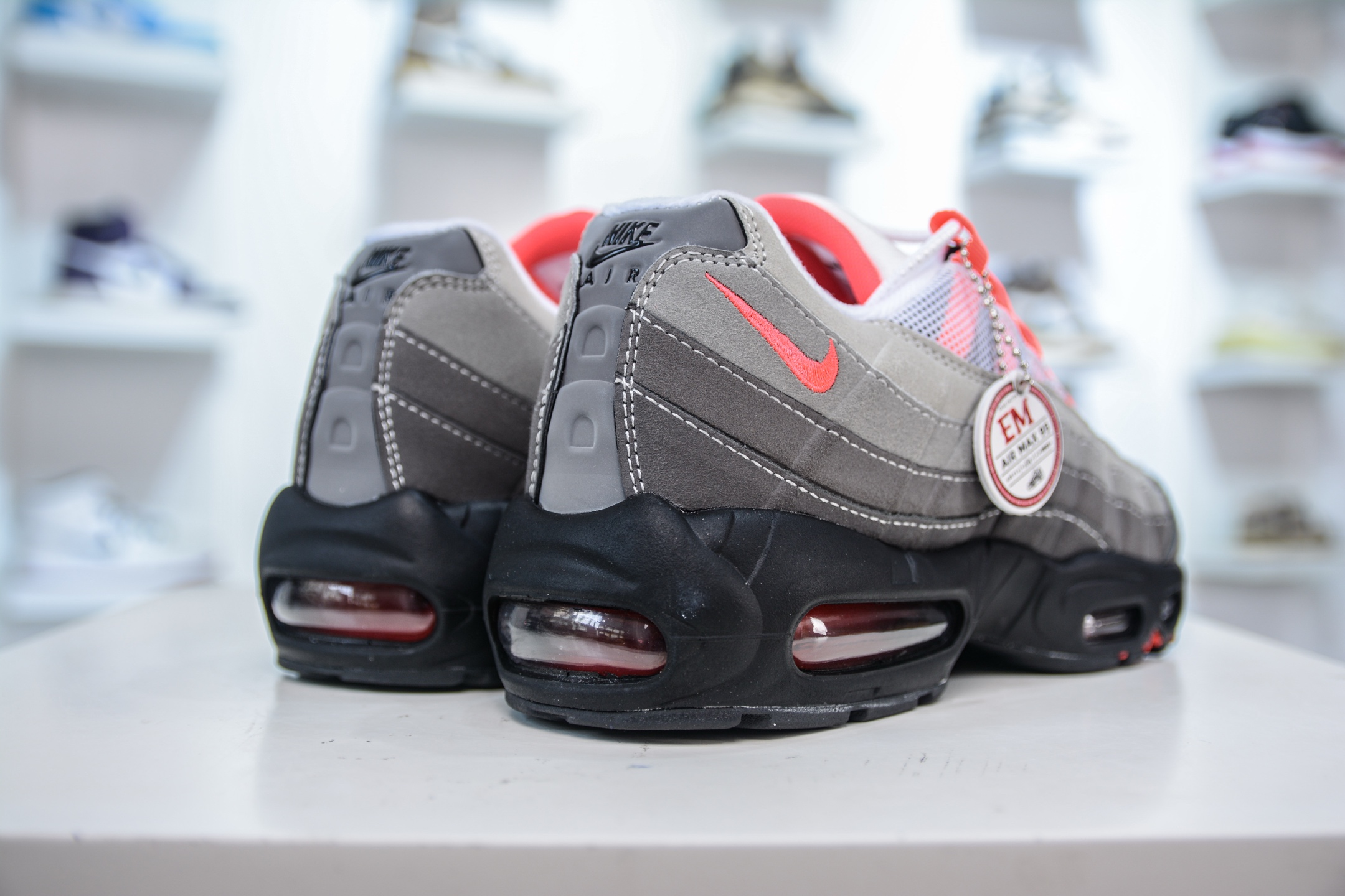 NK Air Max 95 复古减震气垫跑鞋 AT2865-100-莆田鞋,莆田鞋货源,高仿鞋,高仿鞋货源,安福档口,莆田高仿鞋,莆田鞋批发,高仿鞋批发,莆田高仿运动鞋,高仿运动鞋,莆田运动鞋 NK Air Max 95 复古减震气垫跑鞋 AT2865-100