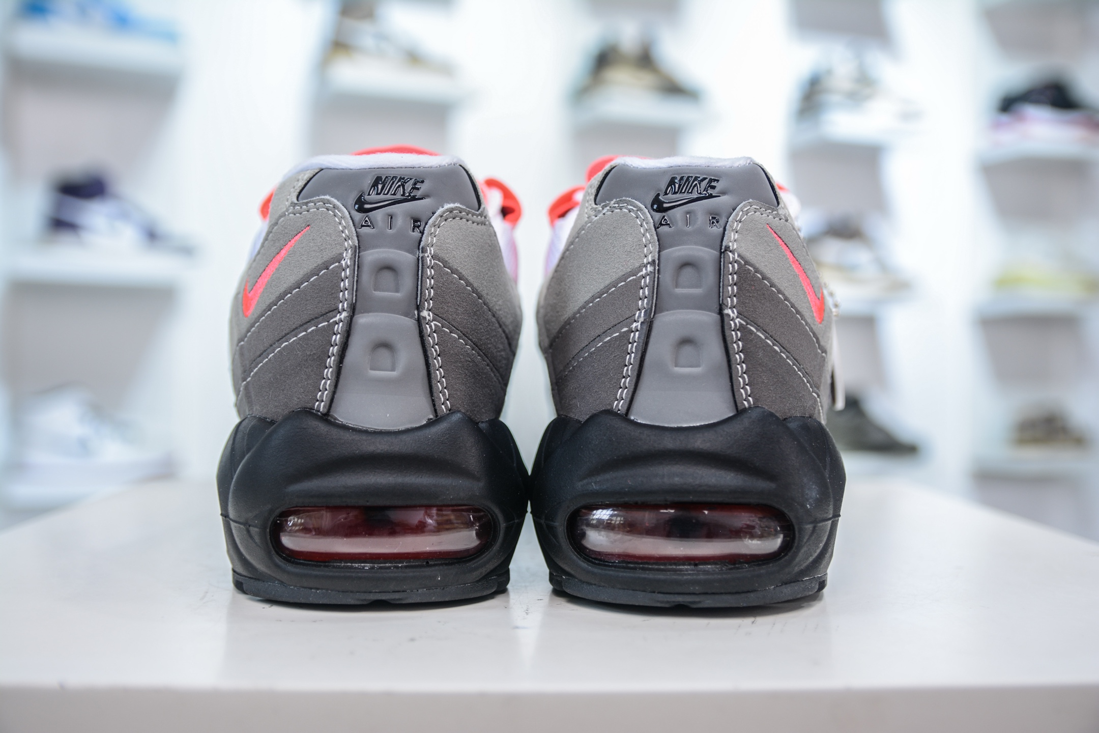 NK Air Max 95 复古减震气垫跑鞋 AT2865-100-莆田鞋,莆田鞋货源,高仿鞋,高仿鞋货源,安福档口,莆田高仿鞋,莆田鞋批发,高仿鞋批发,莆田高仿运动鞋,高仿运动鞋,莆田运动鞋 NK Air Max 95 复古减震气垫跑鞋 AT2865-100