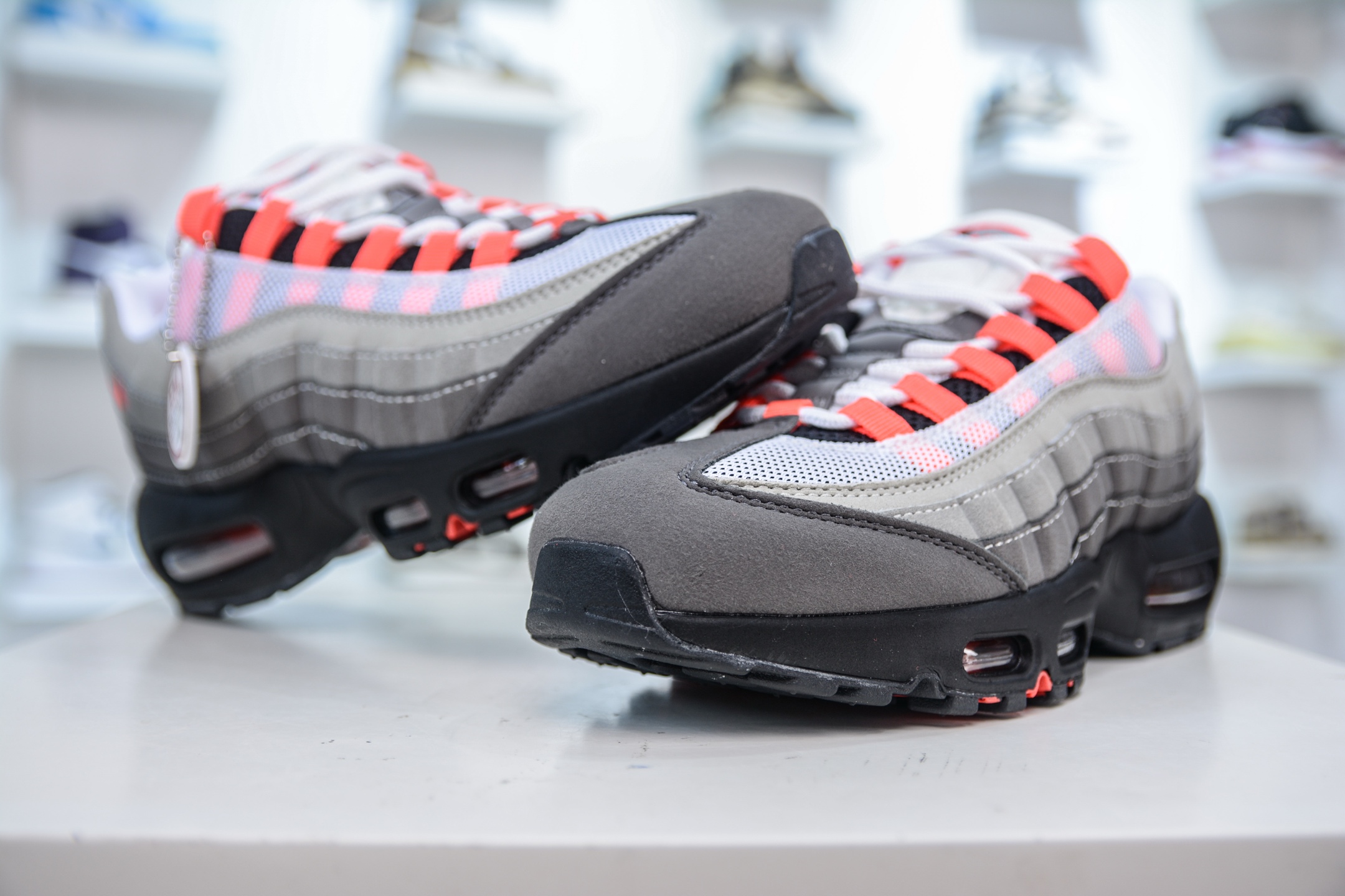 NK Air Max 95 复古减震气垫跑鞋 AT2865-100-莆田鞋,莆田鞋货源,高仿鞋,高仿鞋货源,安福档口,莆田高仿鞋,莆田鞋批发,高仿鞋批发,莆田高仿运动鞋,高仿运动鞋,莆田运动鞋 NK Air Max 95 复古减震气垫跑鞋 AT2865-100