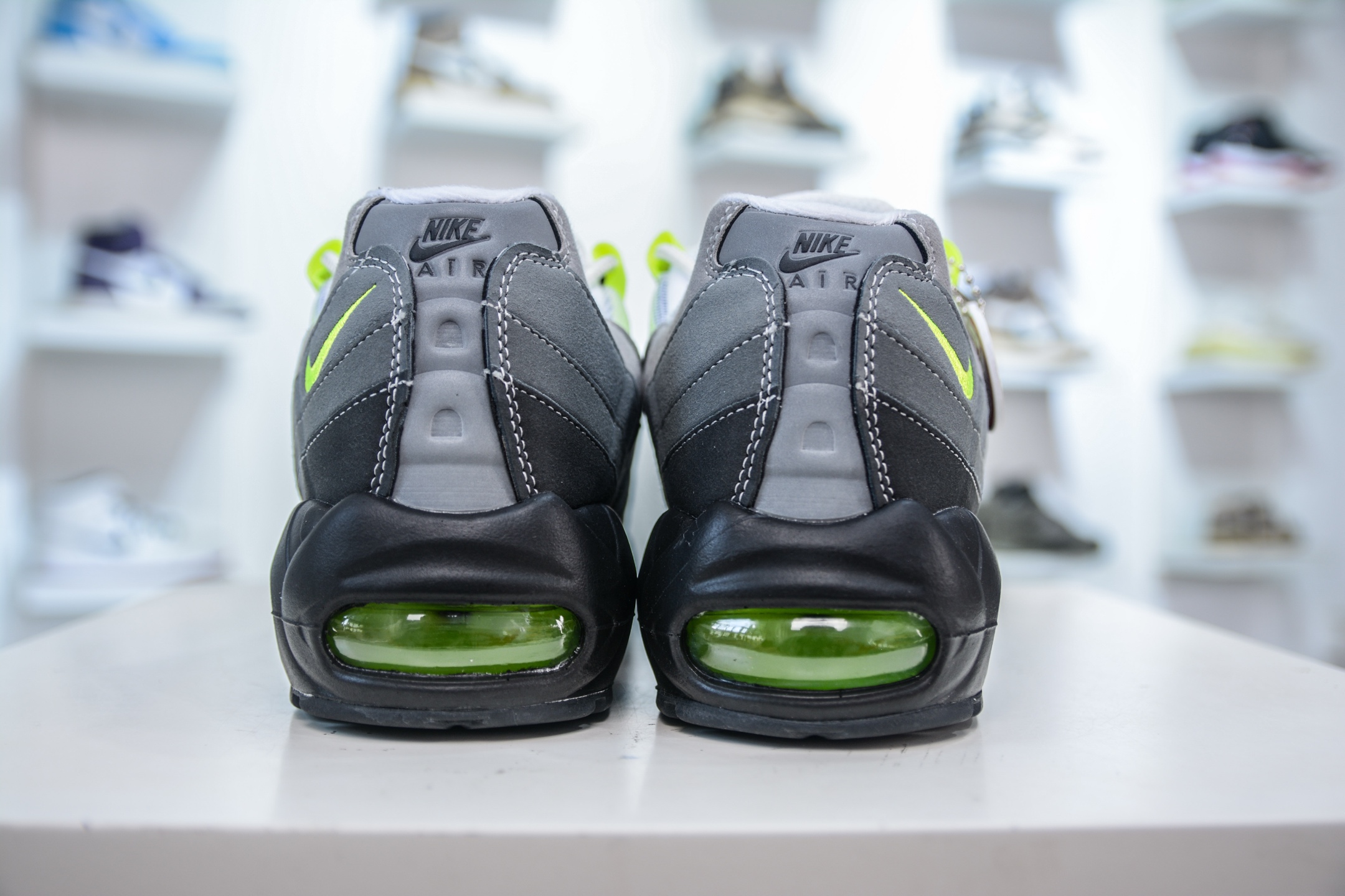 NK Air Max 95 复古减震气垫跑鞋 307960-002-莆田鞋,莆田鞋货源,高仿鞋,高仿鞋货源,安福档口,莆田高仿鞋,莆田鞋批发,高仿鞋批发,莆田高仿运动鞋,高仿运动鞋,莆田运动鞋 NK Air Max 95 复古减震气垫跑鞋 307960-002