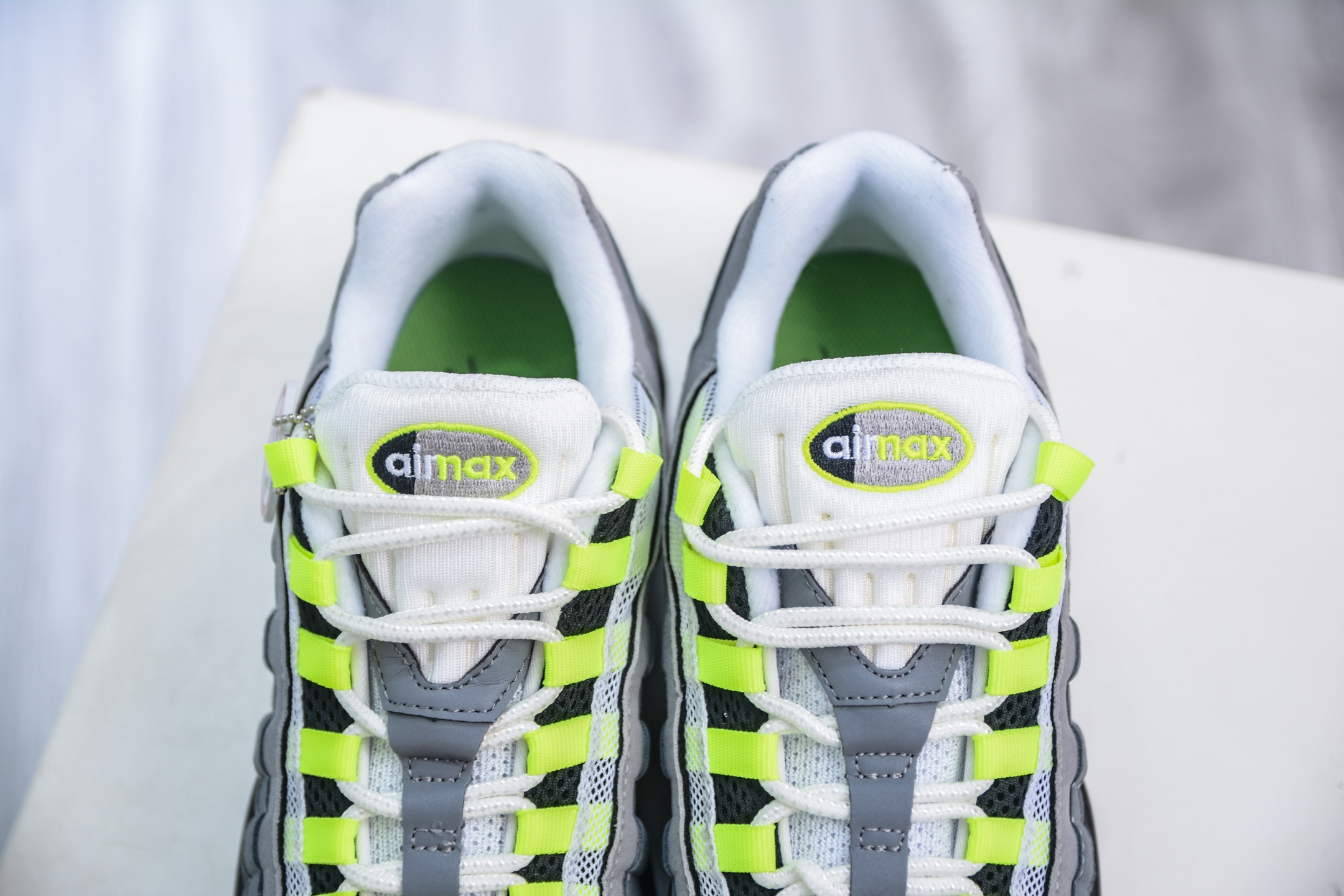 NK Air Max 95 复古减震气垫跑鞋 307960-002-莆田鞋,莆田鞋货源,高仿鞋,高仿鞋货源,安福档口,莆田高仿鞋,莆田鞋批发,高仿鞋批发,莆田高仿运动鞋,高仿运动鞋,莆田运动鞋 NK Air Max 95 复古减震气垫跑鞋 307960-002