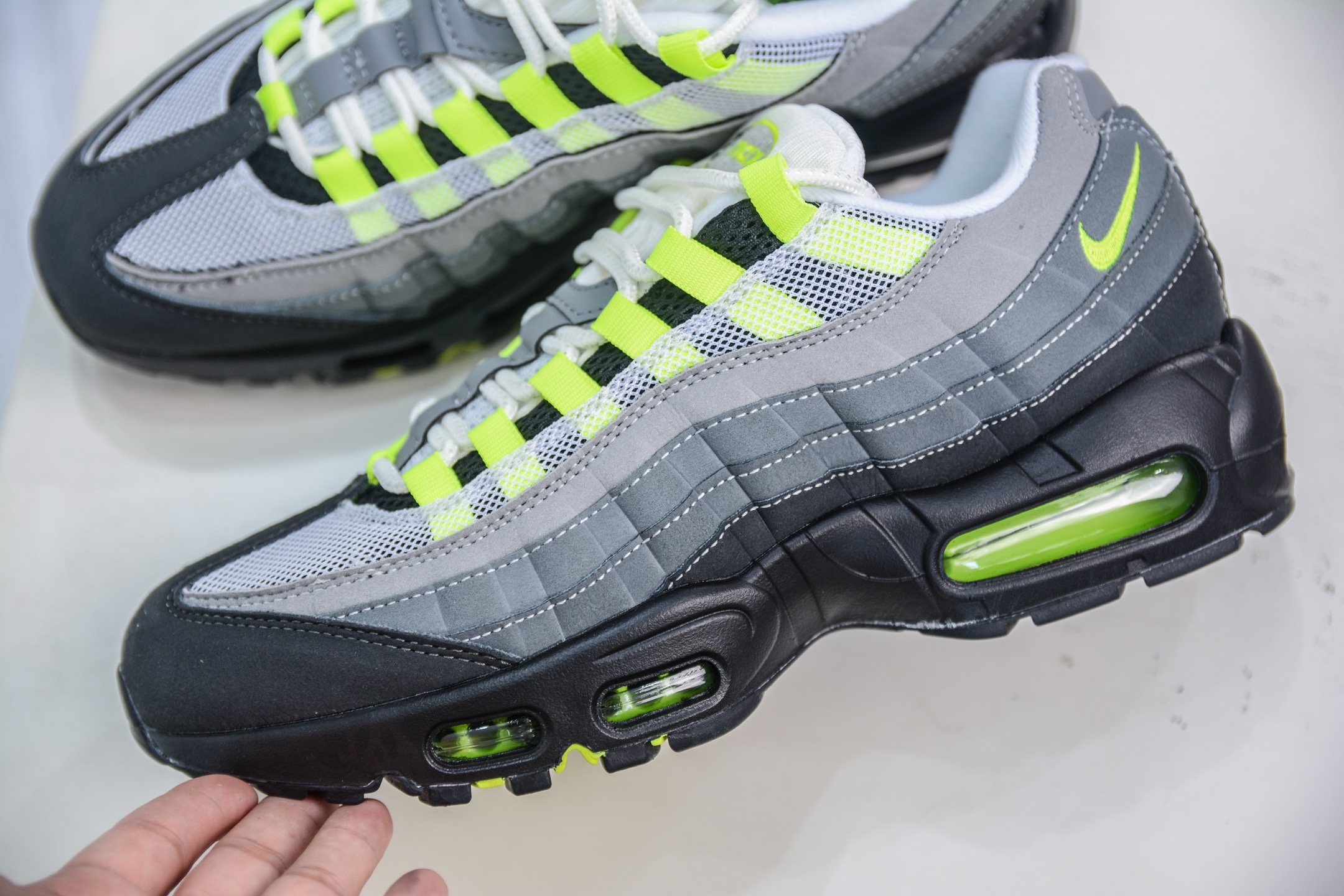 NK Air Max 95 复古减震气垫跑鞋 307960-002-莆田鞋,莆田鞋货源,高仿鞋,高仿鞋货源,安福档口,莆田高仿鞋,莆田鞋批发,高仿鞋批发,莆田高仿运动鞋,高仿运动鞋,莆田运动鞋 NK Air Max 95 复古减震气垫跑鞋 307960-002