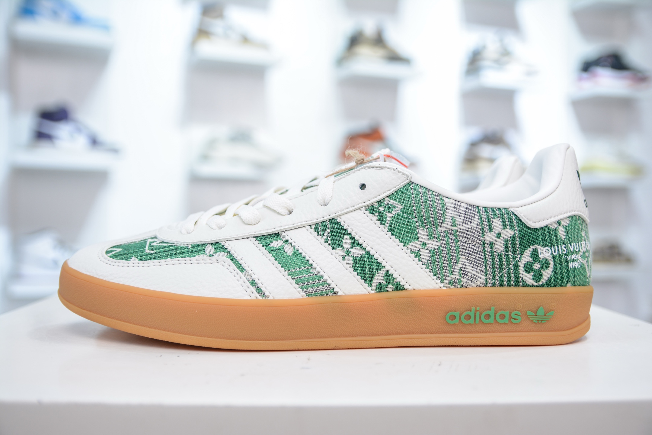 Adidas Samba OG x Louis Vuitton White Green Collaboration Shoes 2 i1751900891982 3311 0 0