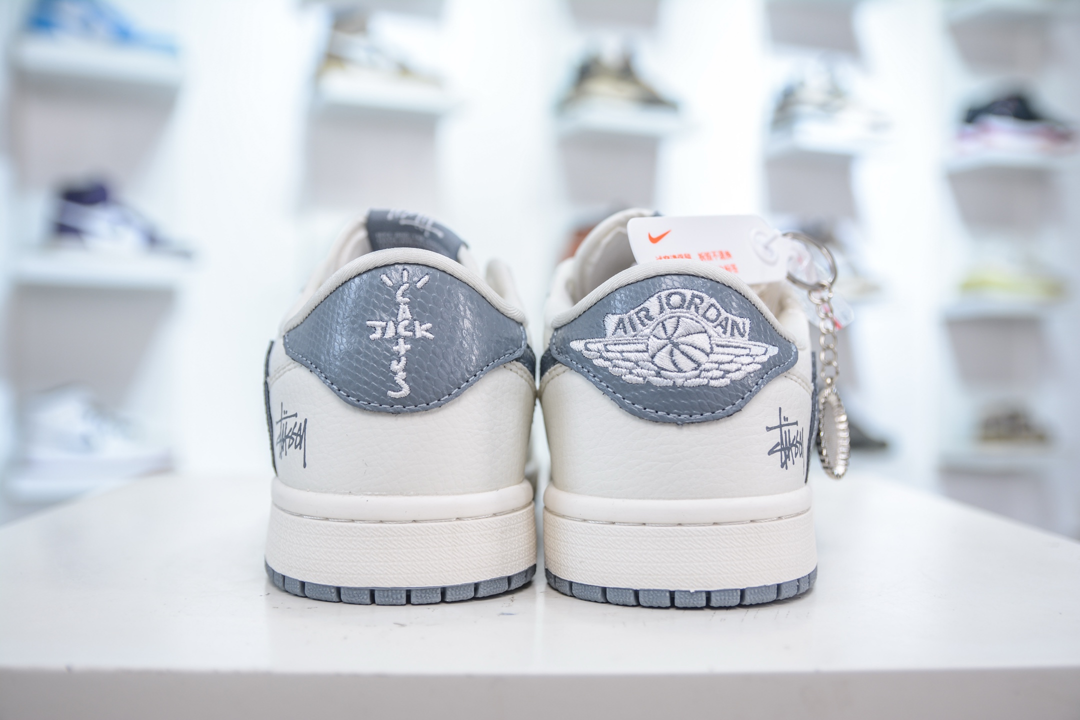 Travis Scott x Nike Air Jordan 1 Low Stussy - White/Grey Collaboration 3 i1751900999986 5038 0 1