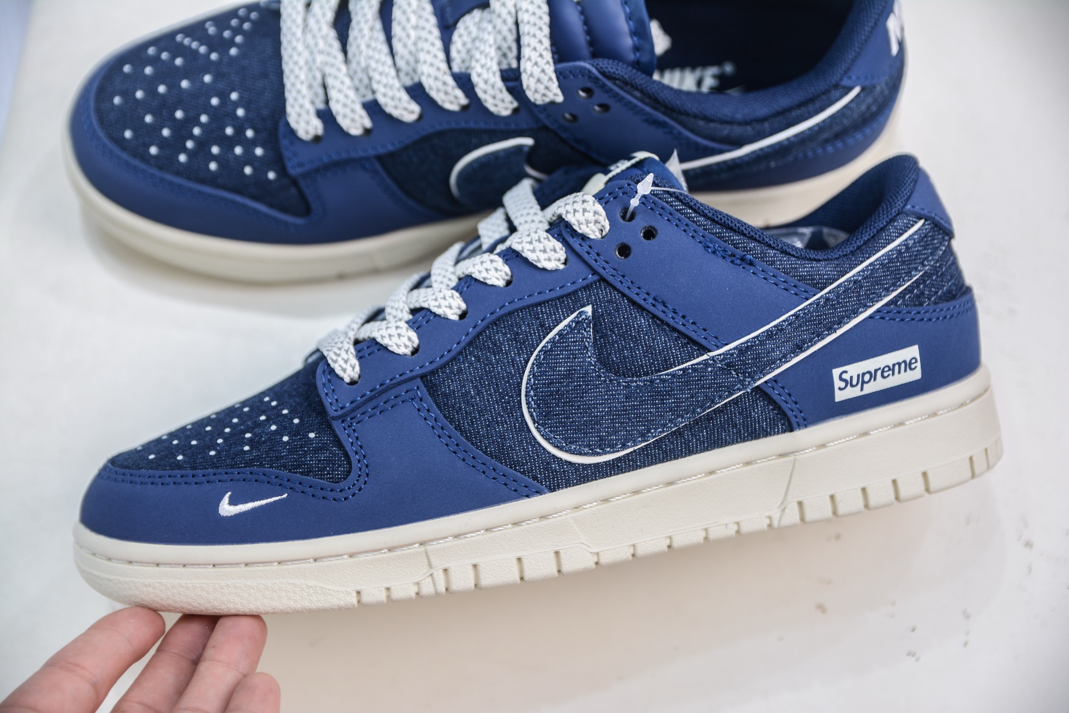 Nike SB Dunk Low x Supreme SUP Sneakers 8 i1751901052903 2611 0 6