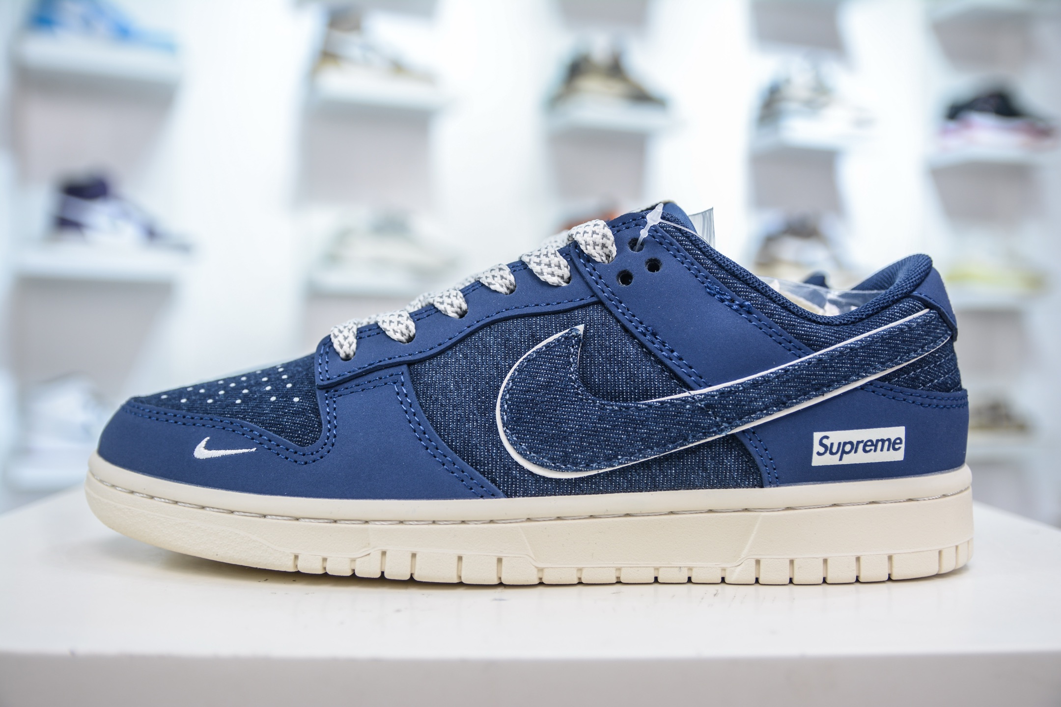 Nike SB Dunk Low x Supreme SUP Sneakers 2 i1751901053007 5513 0 0