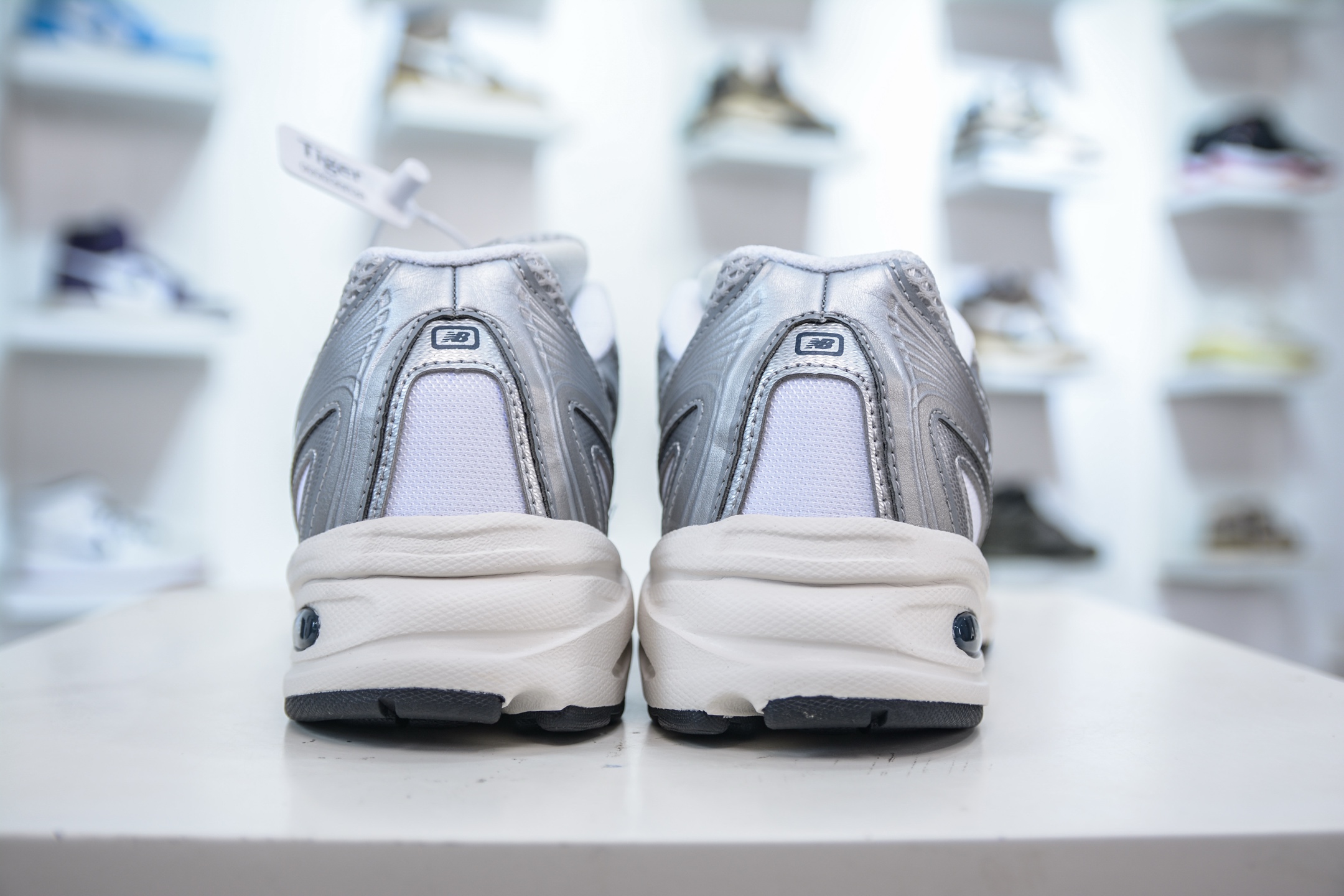 New Balance 740 Retro Running Shoes - Lightweight, Breathable, and Stylish 2 i1751901106270 1903 0 1