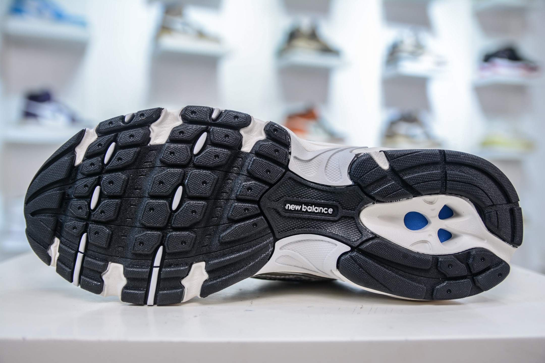 New Balance 740 Retro Running Shoes - Lightweight, Breathable, and Stylish 5 i1751901106333 5476 0 4