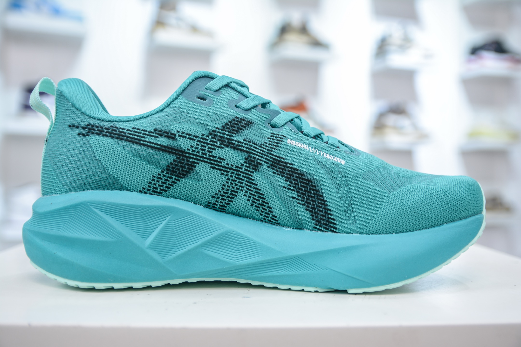 ASICS NOVABLAST 5: Comfort, Cushioning, and Eco-Friendly Running Shoes 3 i1751901267551 1270 0 2
