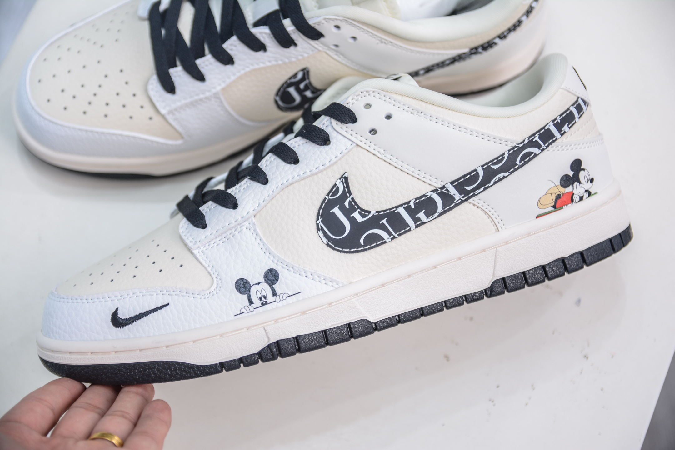 Nike SB Dunk Low x GUCCI 古驰联名-米白黑米老鼠 KK1333-041-莆田鞋,莆田鞋货源,高仿鞋,高仿鞋货源,安福档口,莆田高仿鞋,莆田鞋批发,高仿鞋批发,莆田高仿运动鞋,高仿运动鞋,莆田运动鞋 Nike SB Dunk Low x GUCCI 古驰联名-米白黑米老鼠 KK1333-041