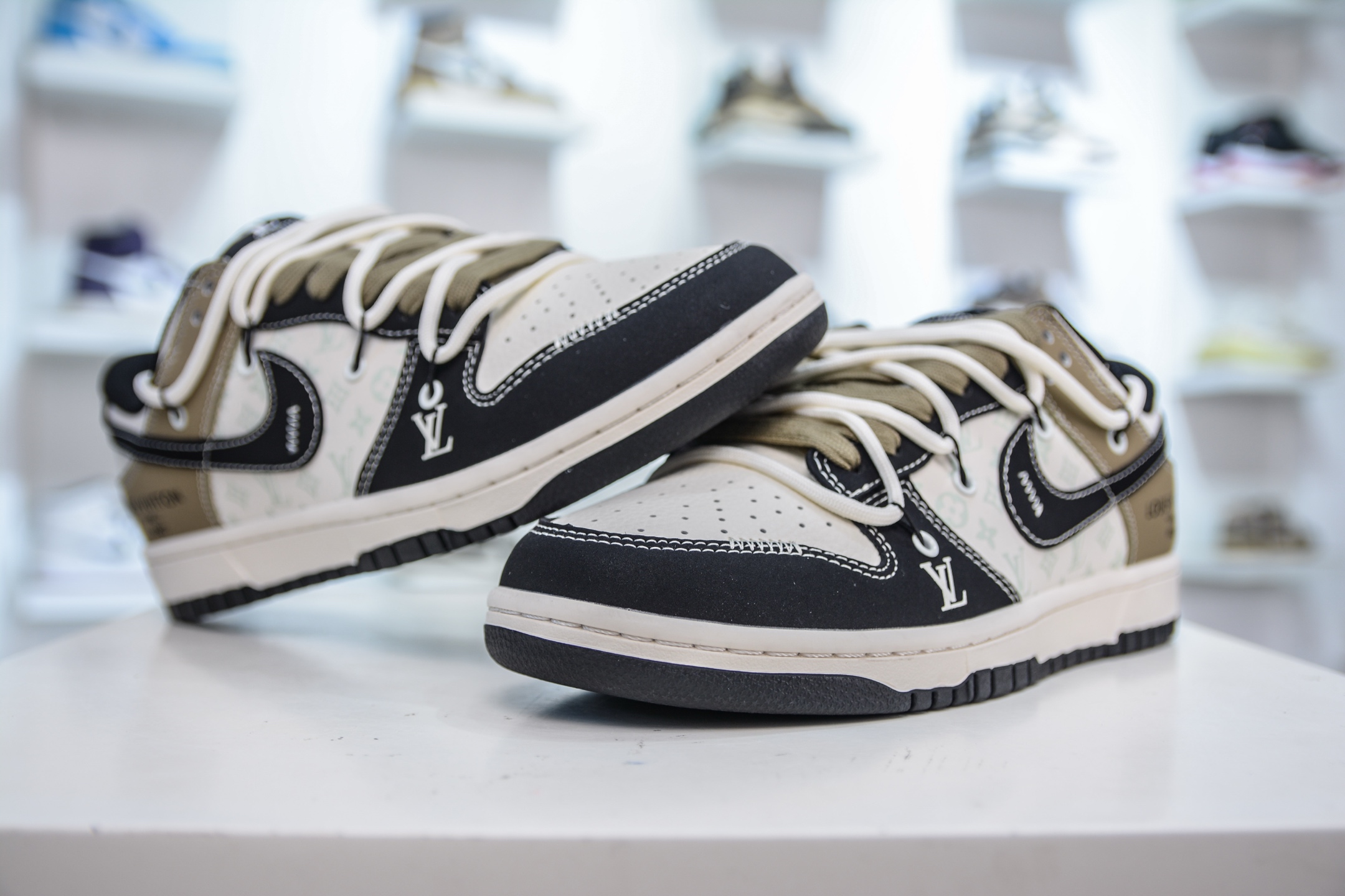 Nike SB Dunk Low x Louis Vuitton LV联名-白黑棕绑带 YX5066-371