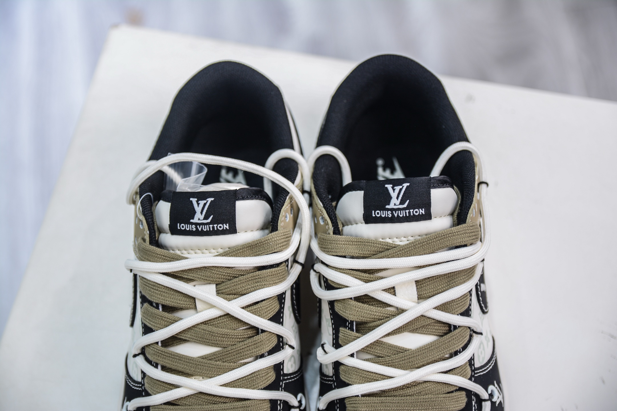 Nike SB Dunk Low x Louis Vuitton LV联名-白黑棕绑带 YX5066-371