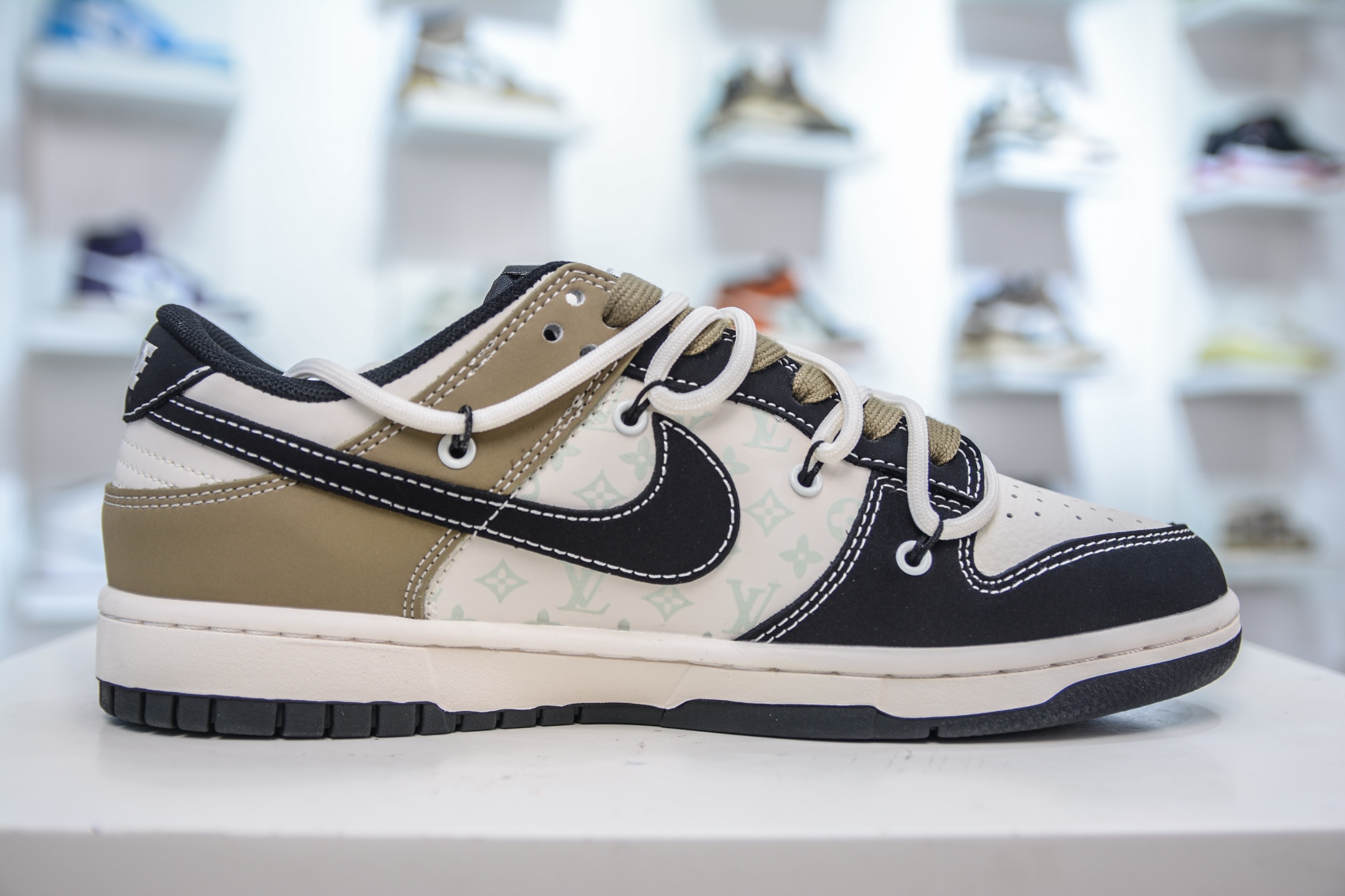 Nike SB Dunk Low x Louis Vuitton LV联名-白黑棕绑带 YX5066-371