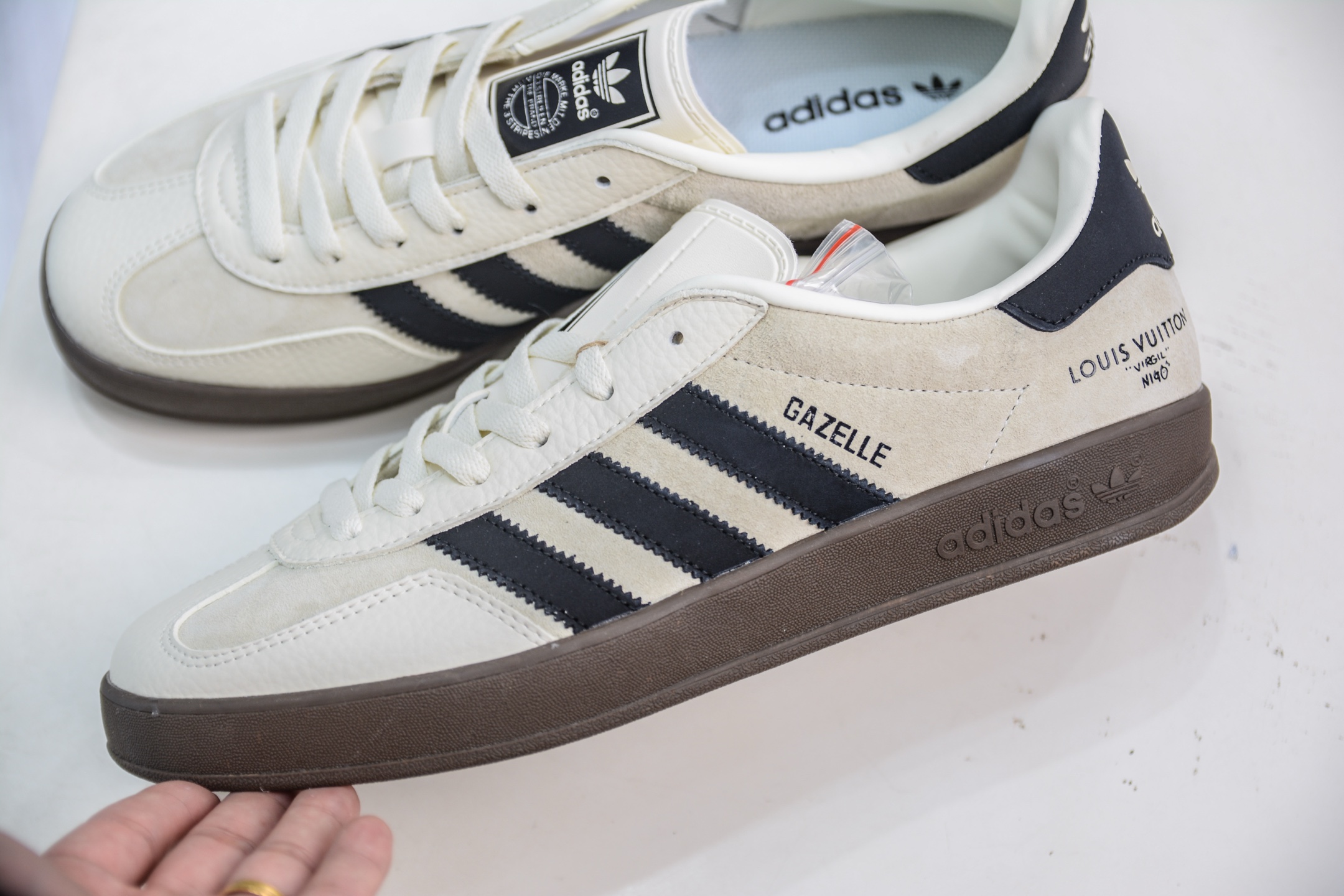 SAMBA OG x Louis Vuitton LV联名-米棕 SC9207-724-莆田鞋,莆田鞋货源,高仿鞋,高仿鞋货源,安福档口,莆田高仿鞋,莆田鞋批发,高仿鞋批发,莆田高仿运动鞋,高仿运动鞋,莆田运动鞋 SAMBA OG x Louis Vuitton LV联名-米棕 SC9207-724