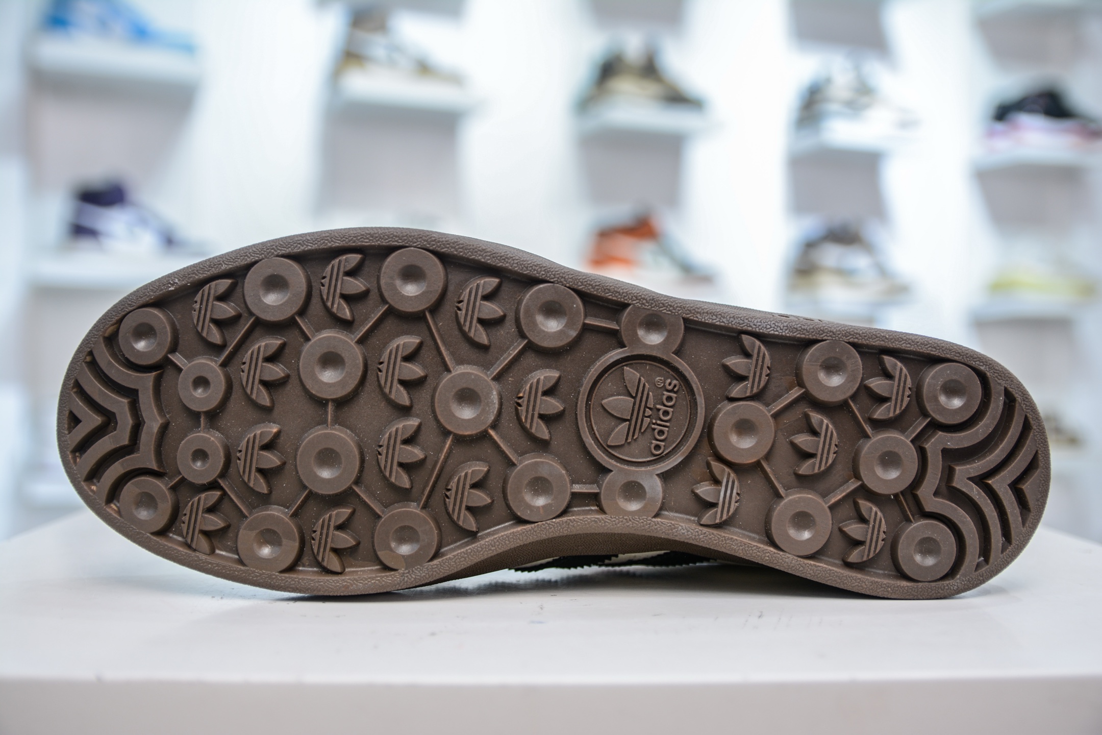 SAMBA OG x Louis Vuitton LV联名-米棕 SC9207-724-莆田鞋,莆田鞋货源,高仿鞋,高仿鞋货源,安福档口,莆田高仿鞋,莆田鞋批发,高仿鞋批发,莆田高仿运动鞋,高仿运动鞋,莆田运动鞋 SAMBA OG x Louis Vuitton LV联名-米棕 SC9207-724