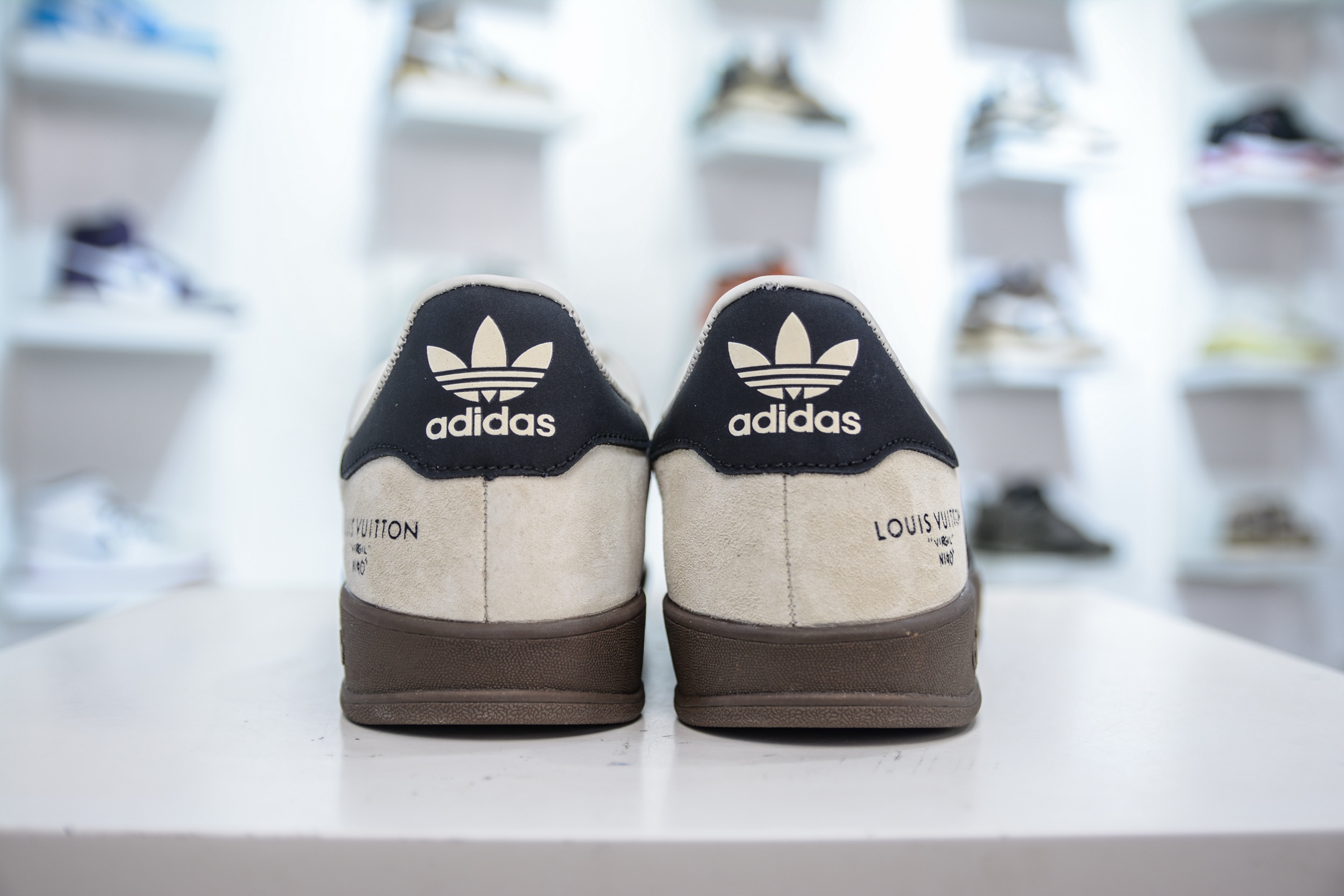 SAMBA OG x Louis Vuitton LV联名-米棕 SC9207-724-莆田鞋,莆田鞋货源,高仿鞋,高仿鞋货源,安福档口,莆田高仿鞋,莆田鞋批发,高仿鞋批发,莆田高仿运动鞋,高仿运动鞋,莆田运动鞋 SAMBA OG x Louis Vuitton LV联名-米棕 SC9207-724