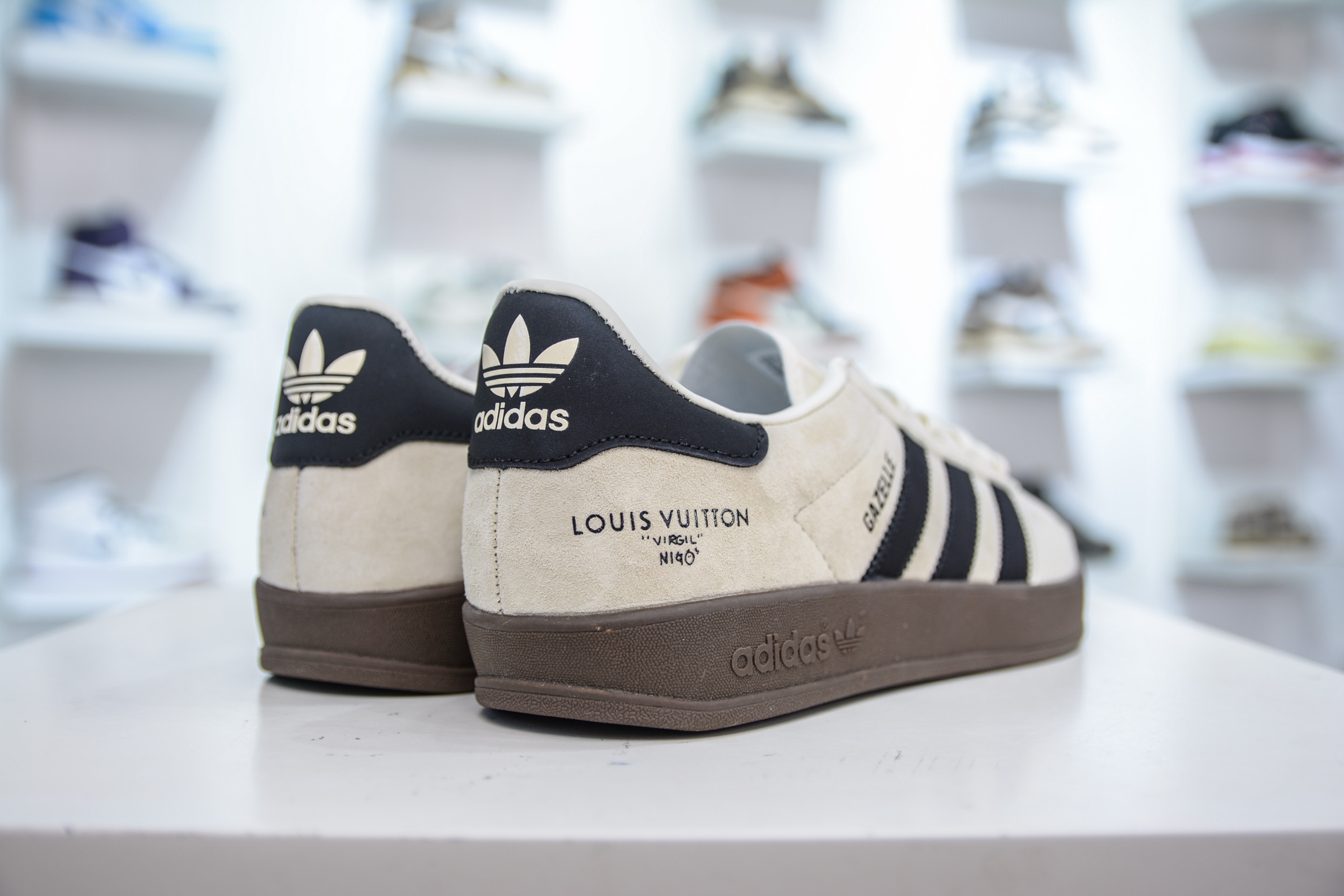 SAMBA OG x Louis Vuitton LV联名-米棕 SC9207-724-莆田鞋,莆田鞋货源,高仿鞋,高仿鞋货源,安福档口,莆田高仿鞋,莆田鞋批发,高仿鞋批发,莆田高仿运动鞋,高仿运动鞋,莆田运动鞋 SAMBA OG x Louis Vuitton LV联名-米棕 SC9207-724