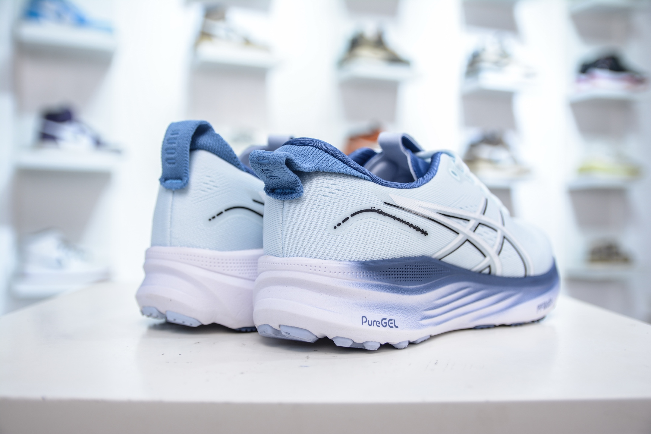 Asics Gel-Kayano 32 亚瑟士卡亚诺32代低帮专业有氧超轻量休闲运动全能慢跑鞋 1012B728-009