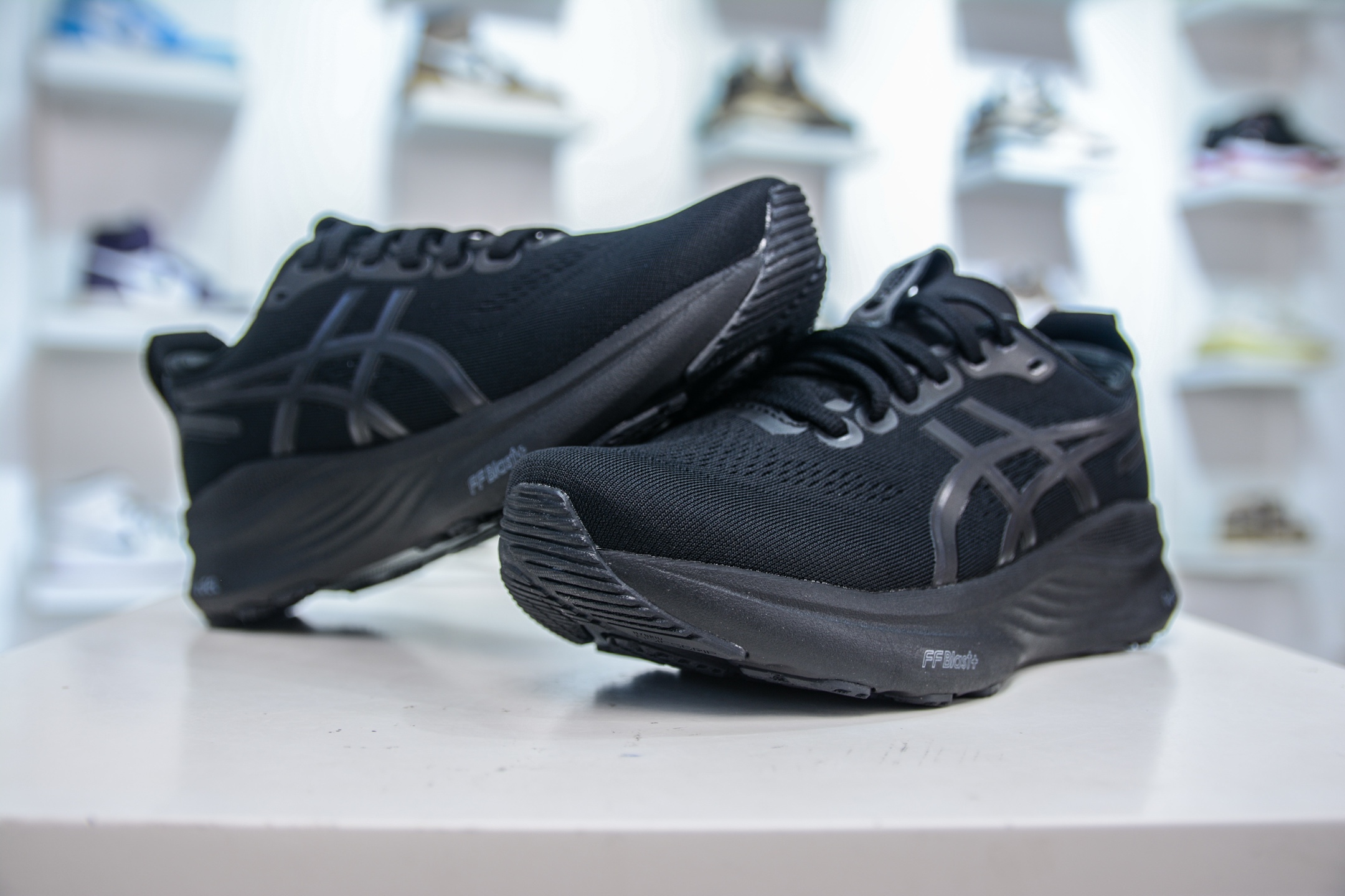 Asics Gel-Kayano 32 亚瑟士卡亚诺32代低帮专业有氧超轻量休闲运动全能慢跑鞋 1012B839-001