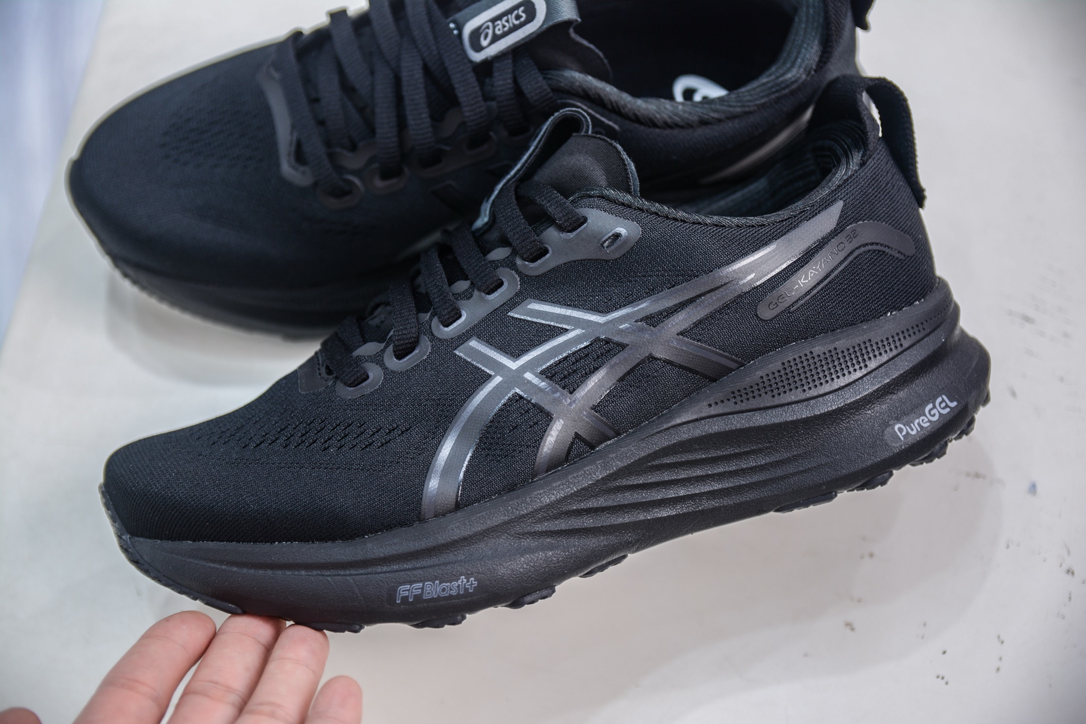 Asics Gel-Kayano 32 亚瑟士卡亚诺32代低帮专业有氧超轻量休闲运动全能慢跑鞋 1012B839-001