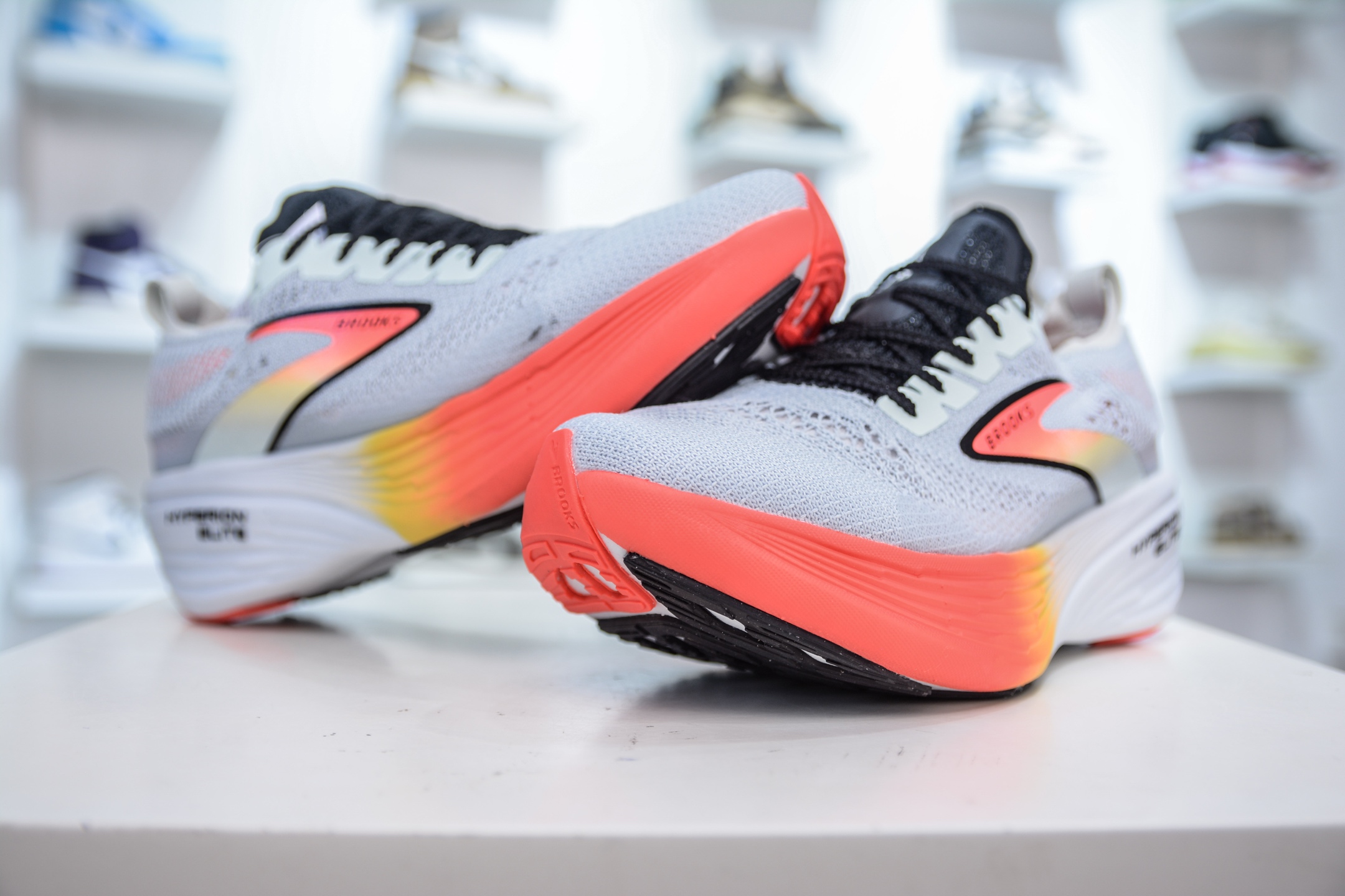 Brooks 布鲁克斯 Hyperion Elite 4 超弹轻盈跑步鞋 100046 1D 488