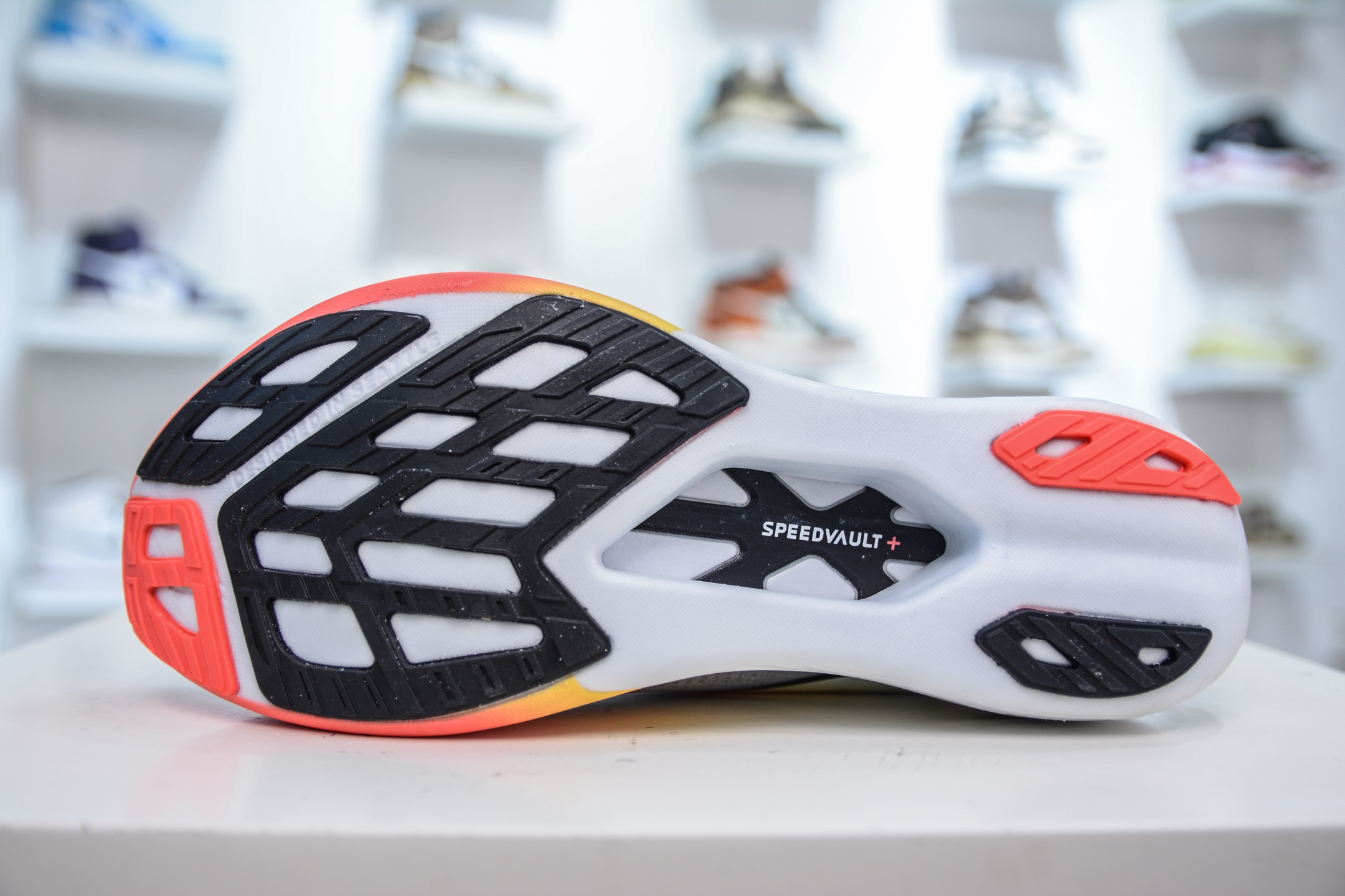 Brooks 布鲁克斯 Hyperion Elite 4 超弹轻盈跑步鞋 100046 1D 488