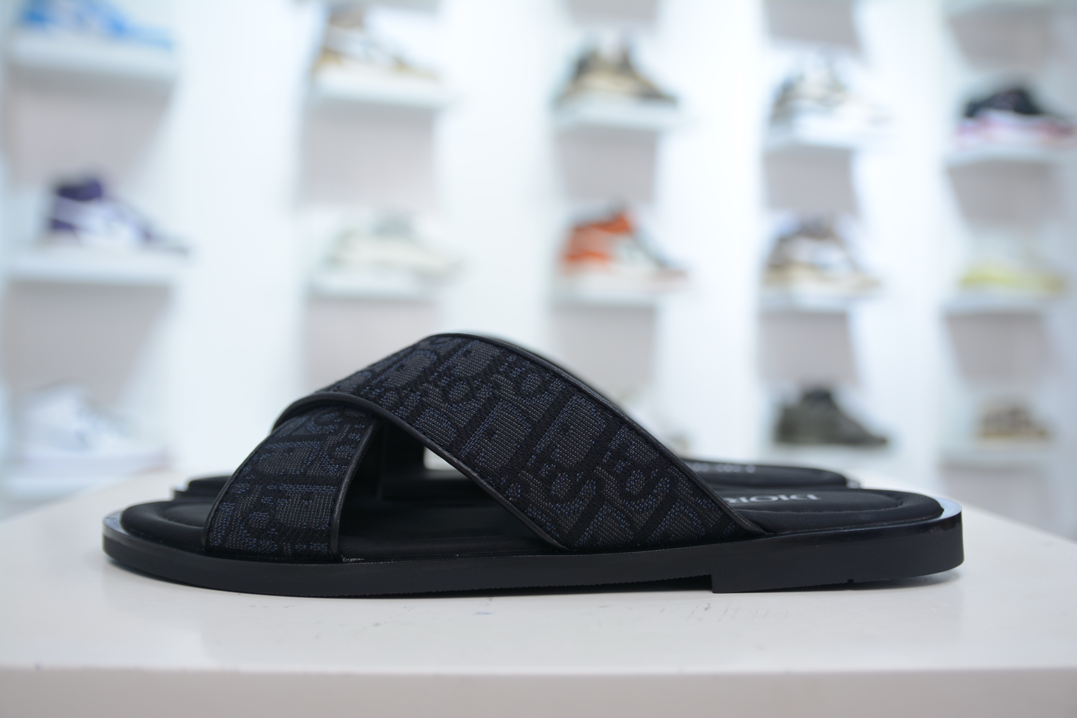 230 Dior Alias 迪奥小牛皮 圆头平底一字拖鞋