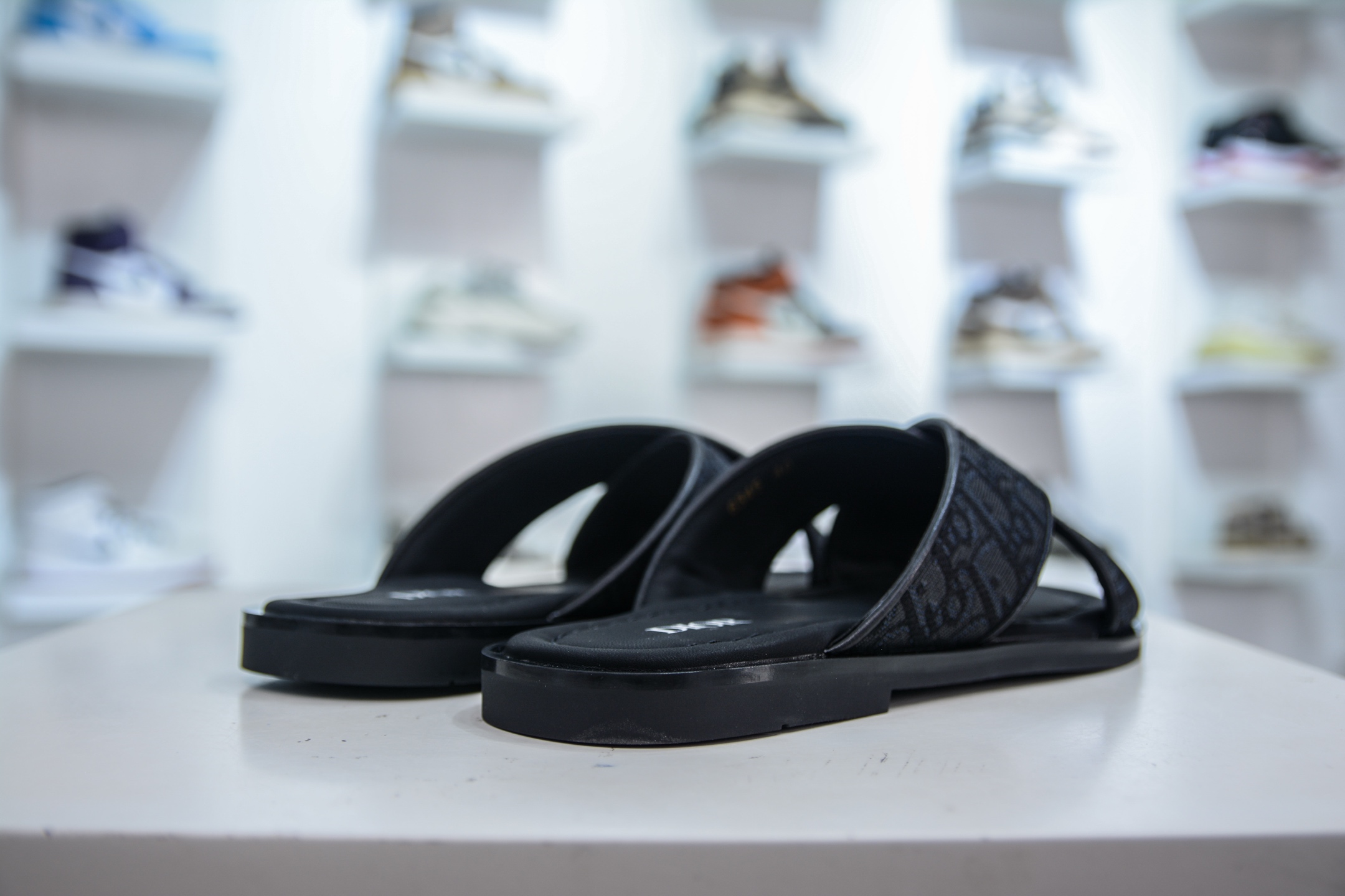 230 Dior Alias 迪奥小牛皮 圆头平底一字拖鞋